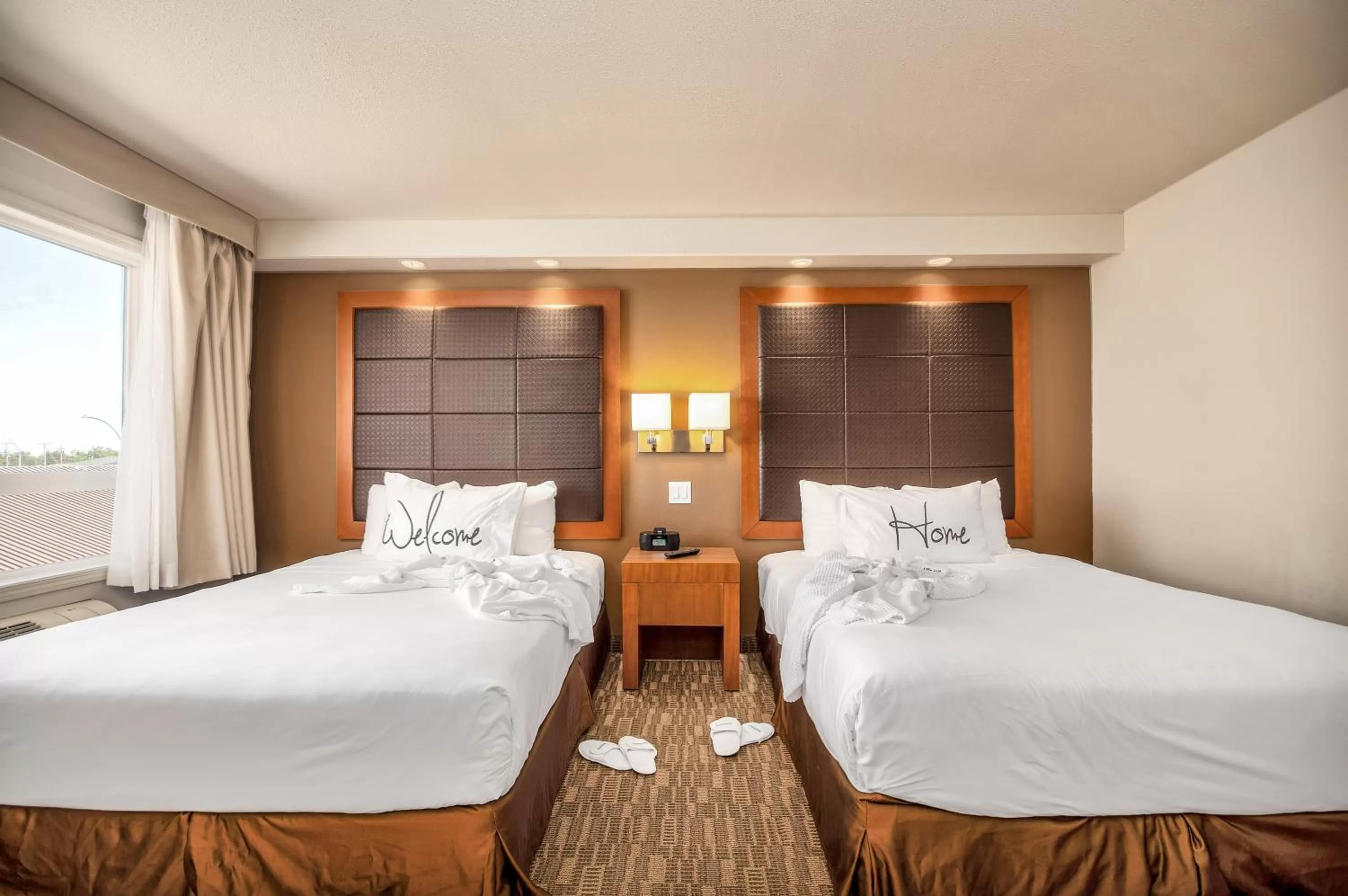 Bed in Home Inn & Suites Regina East