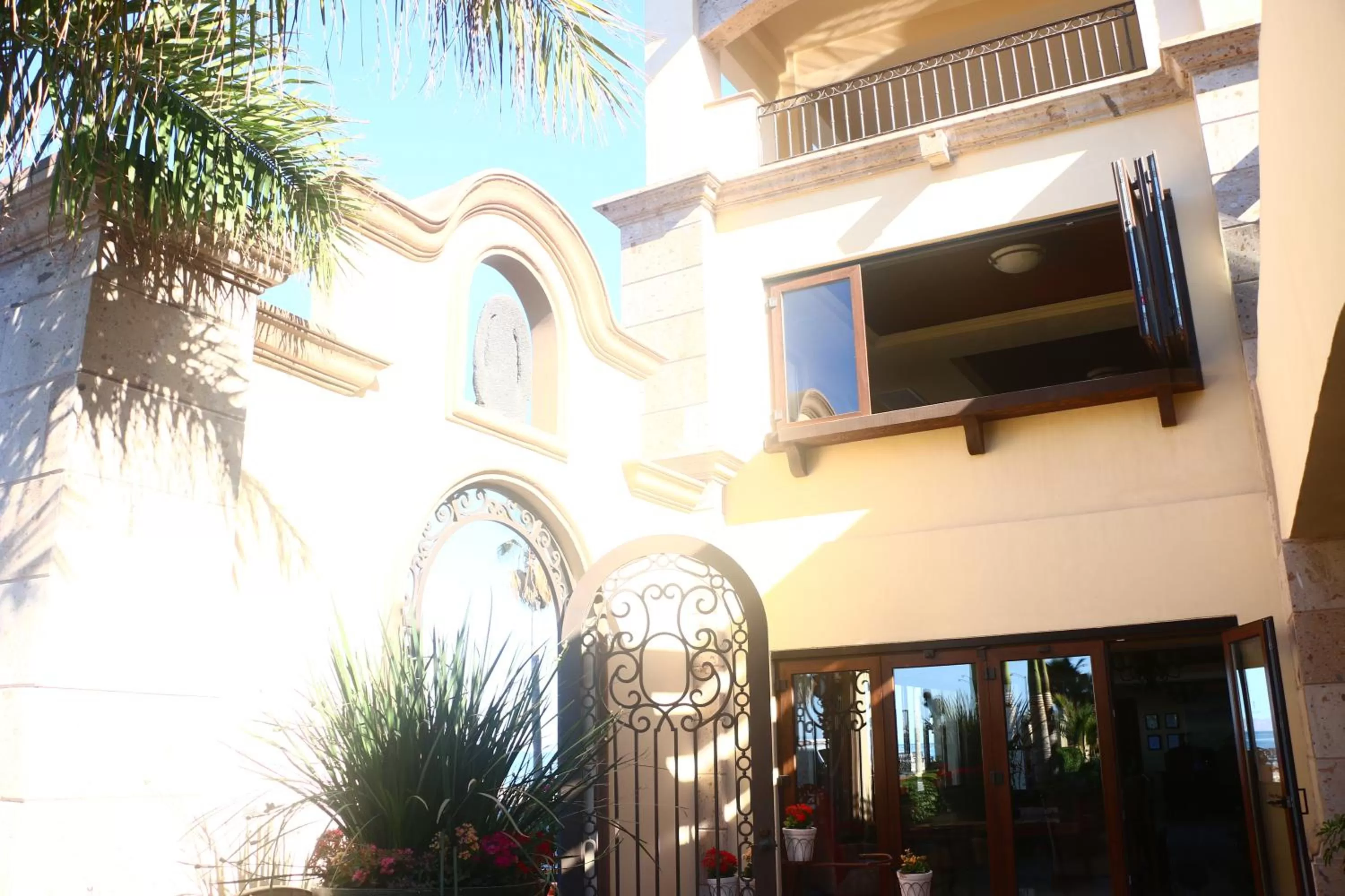 Facade/entrance in La Mision Loreto