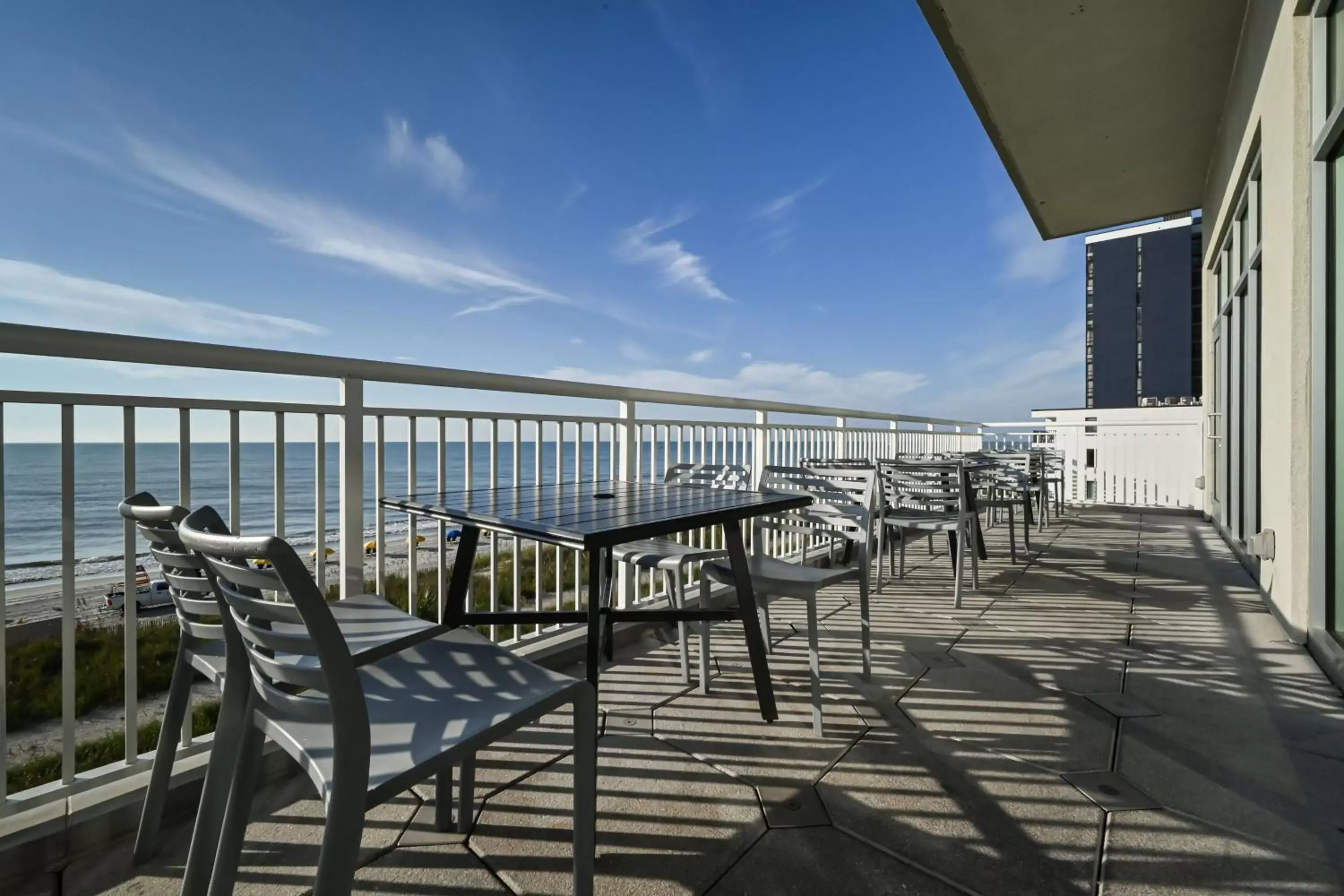 Restaurant/places to eat, Balcony/Terrace in Residence Inn by Marriott Myrtle Beach Oceanfront