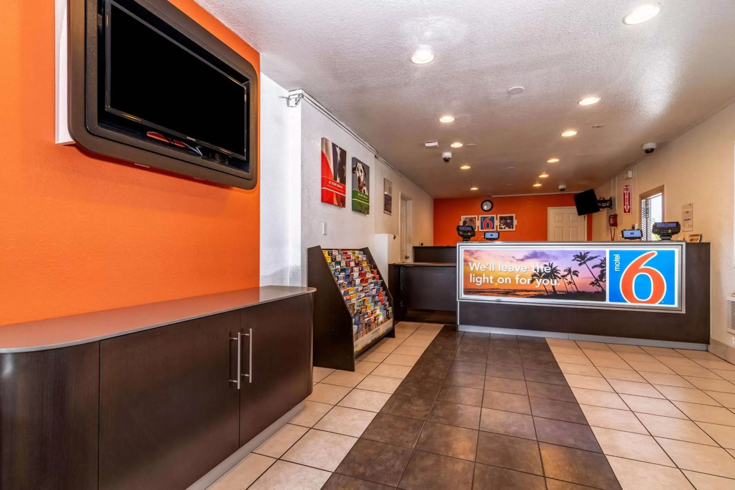 TV and multimedia, Lobby/Reception in Motel 6-Palm Springs, CA - East - Palm Canyon