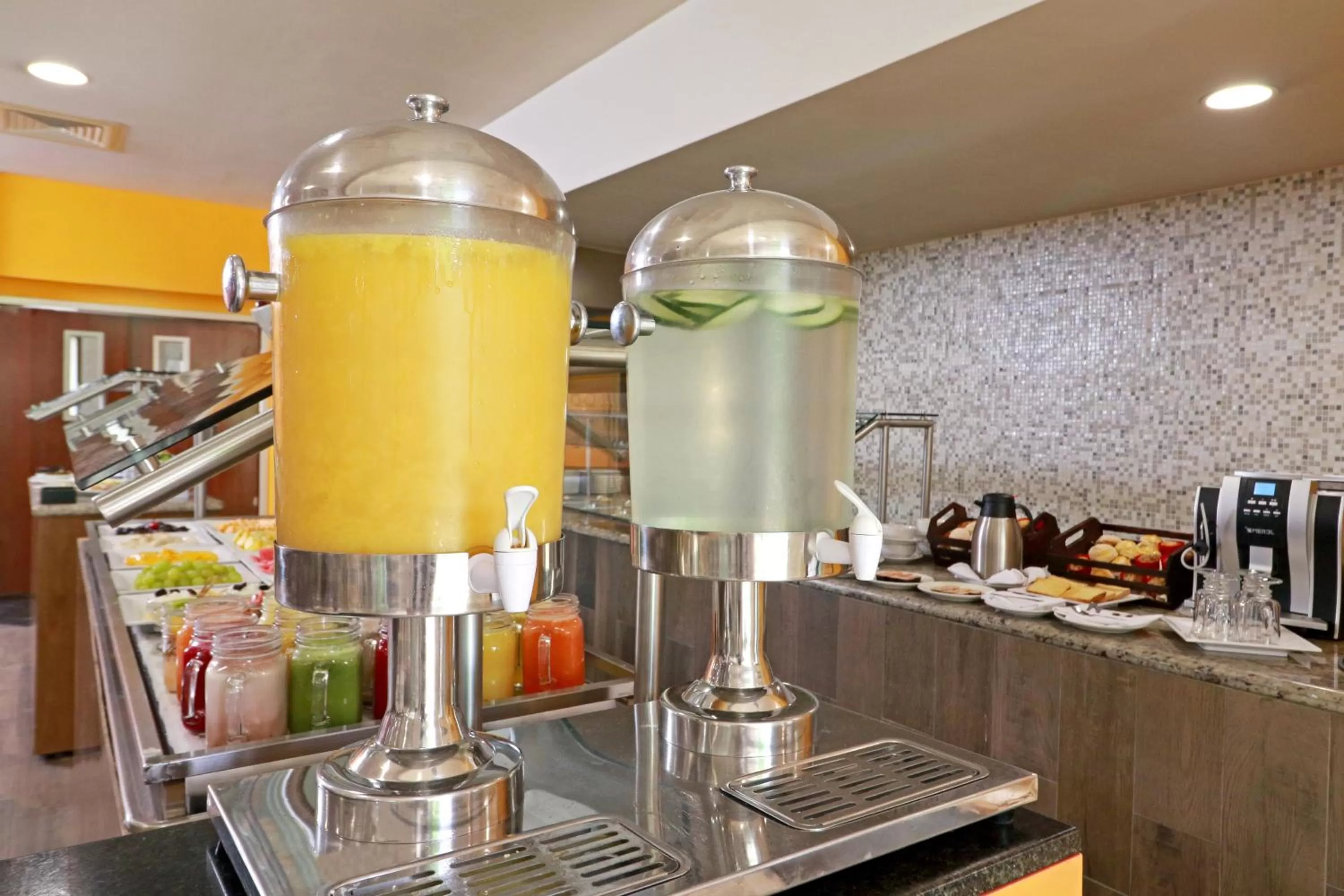 Restaurant/places to eat in Holiday Inn Tampico-Altamira by IHG