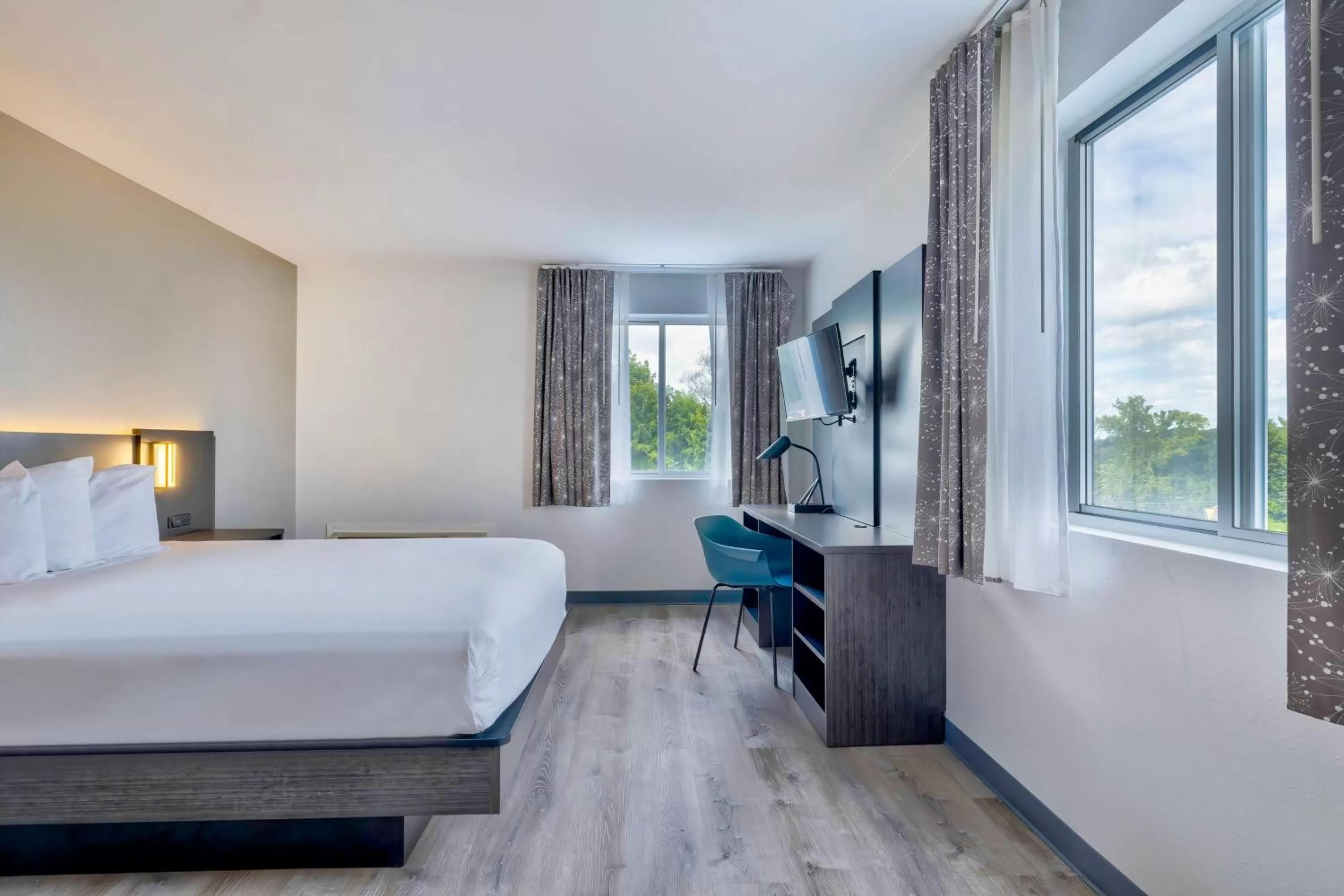 Bedroom, Bed in Motel 6 Bethel, CT - Danbury