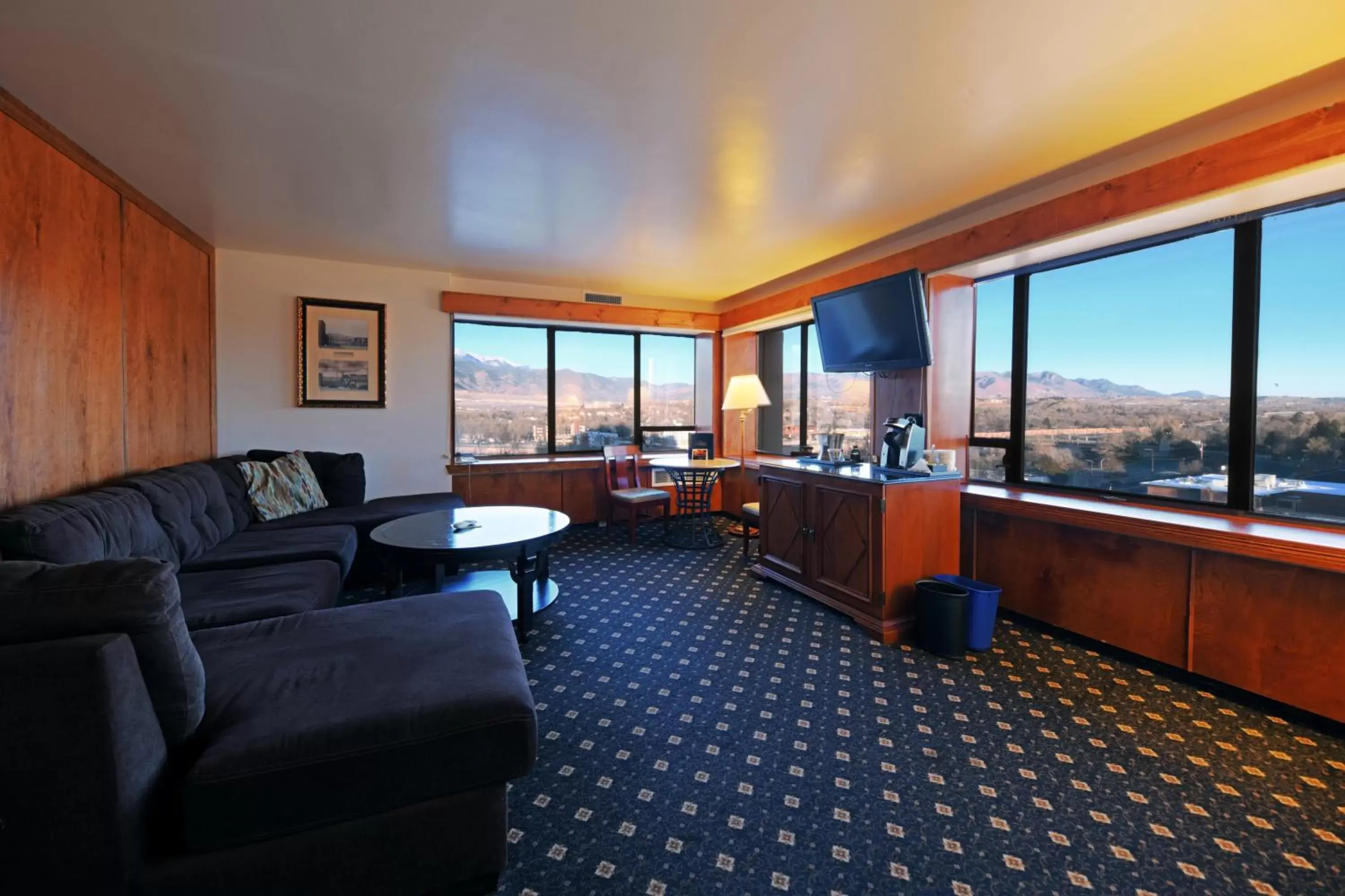 Living room, Seating Area in The Antlers, A Wyndham Hotel