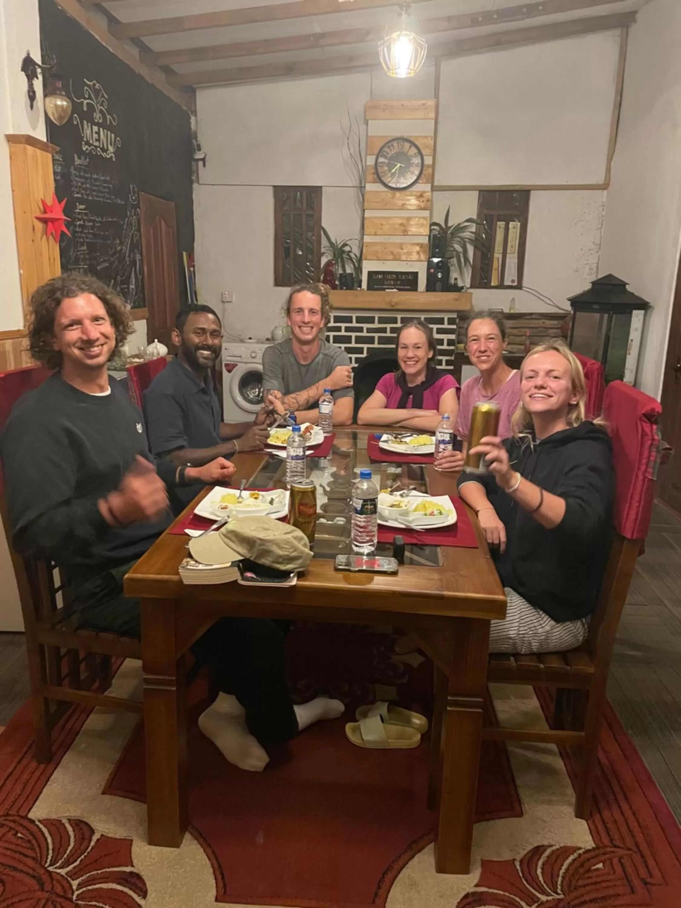 Restaurant/Places to Eat in Golden King Guest