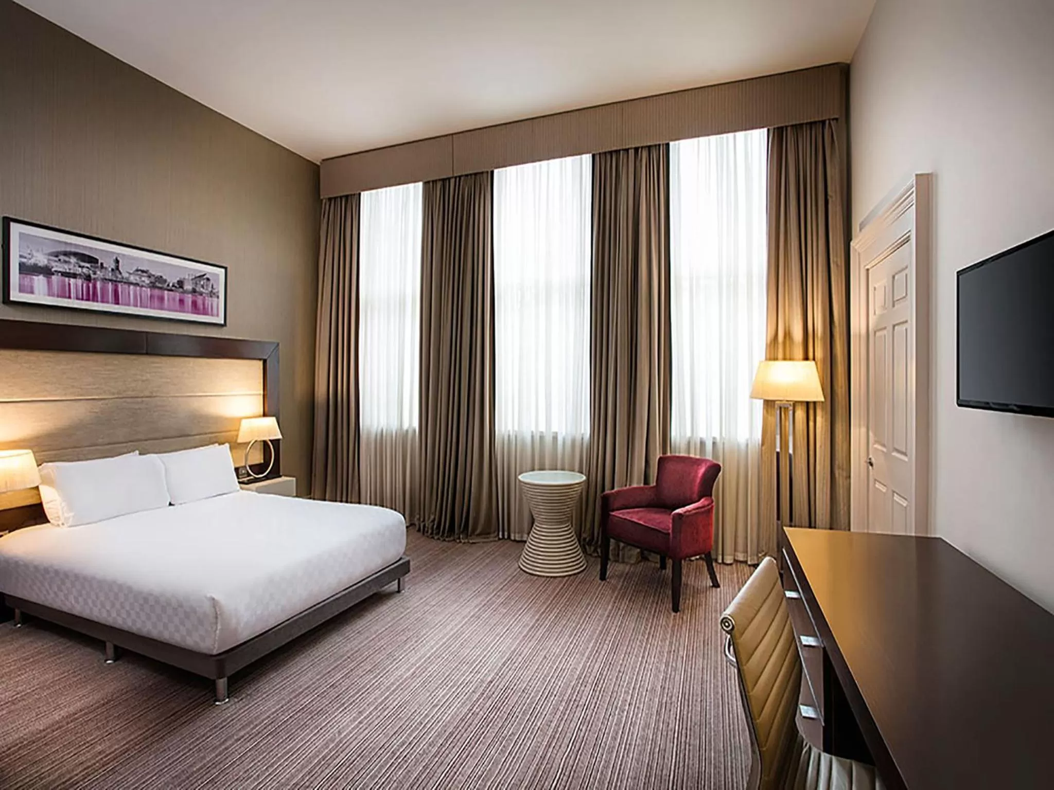 Photo of the whole room, Bed in Leonardo Hotel Cardiff