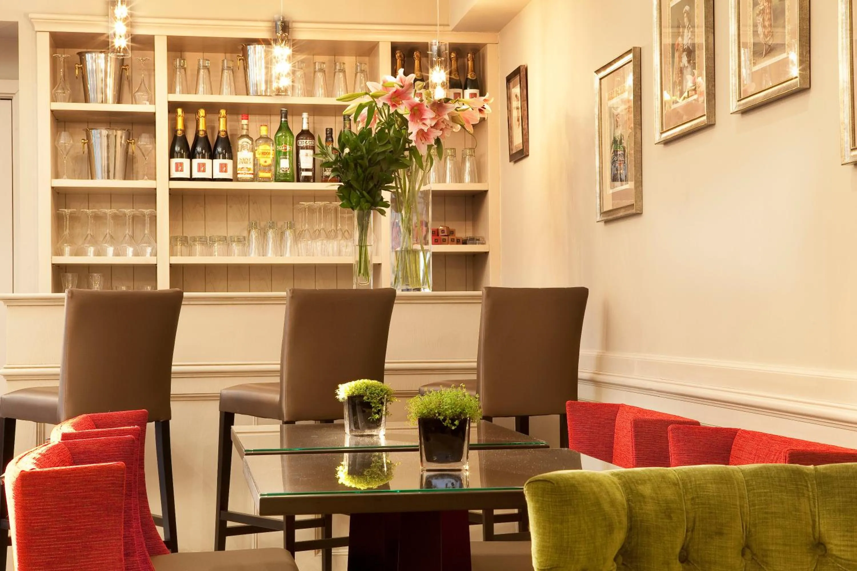 Lounge or bar in Hôtel des Comédies