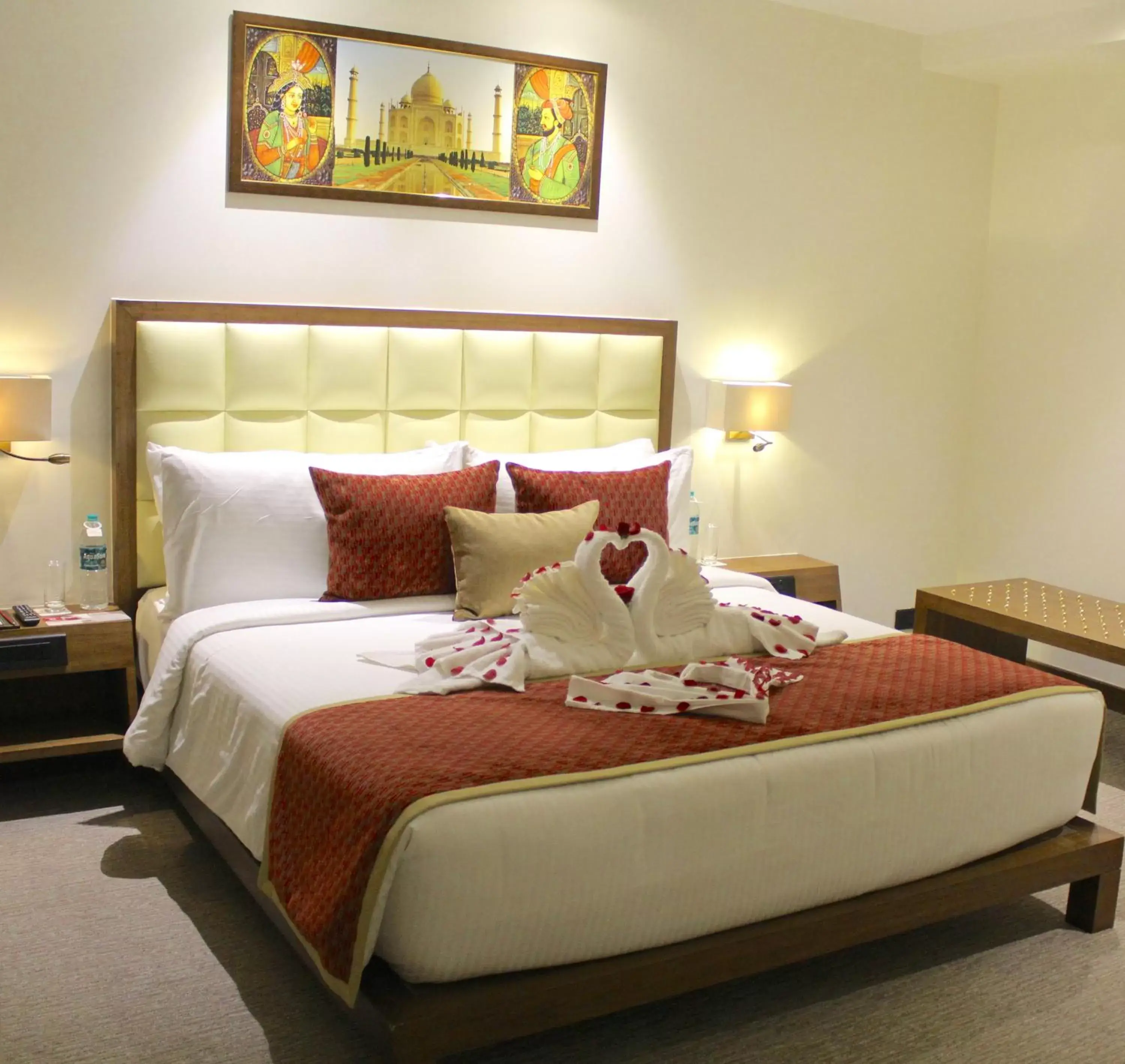 Bed in Ramada Plaza By Wyndham Agra