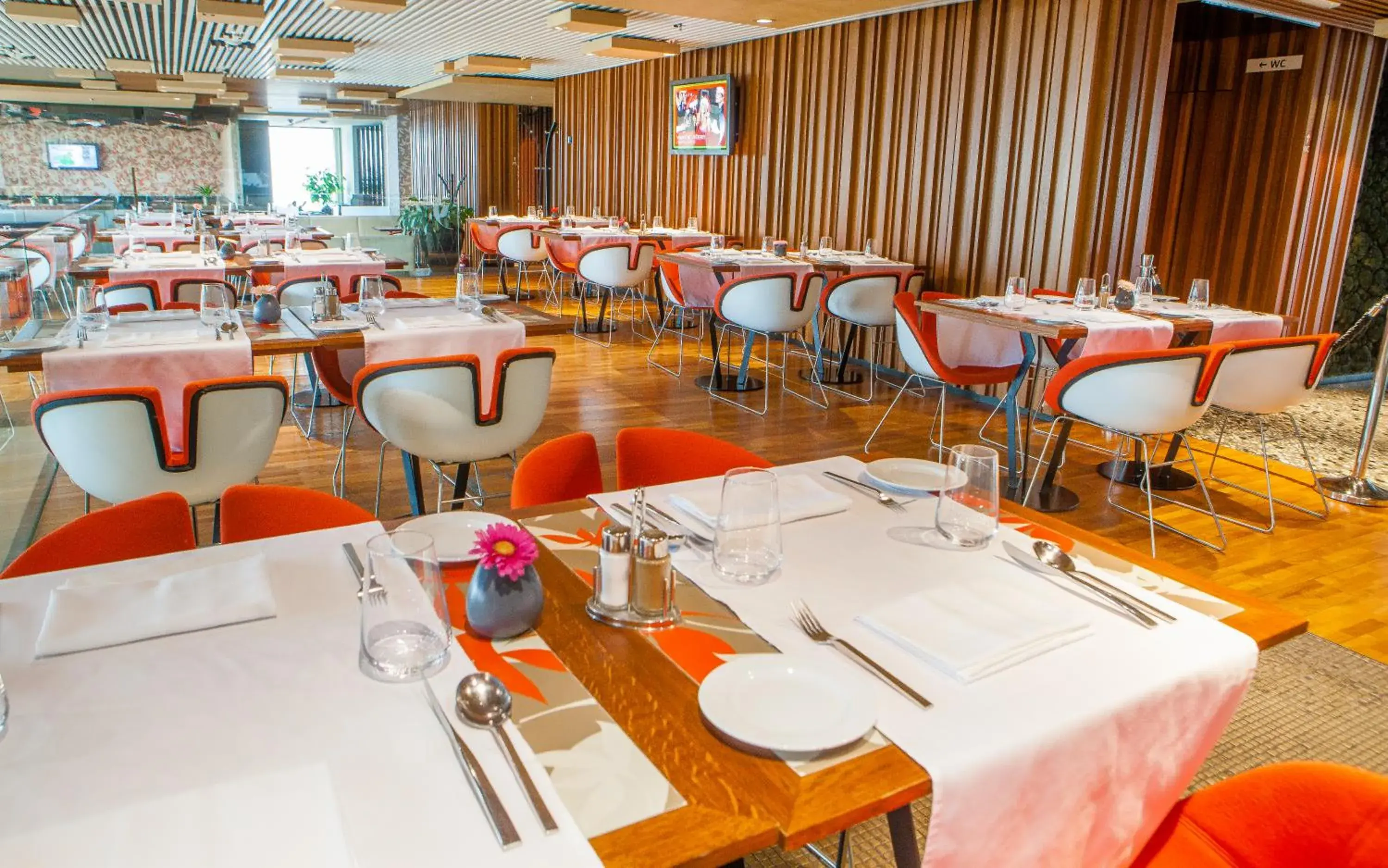 Restaurant/Places to Eat in Hotel Yasmin Koice