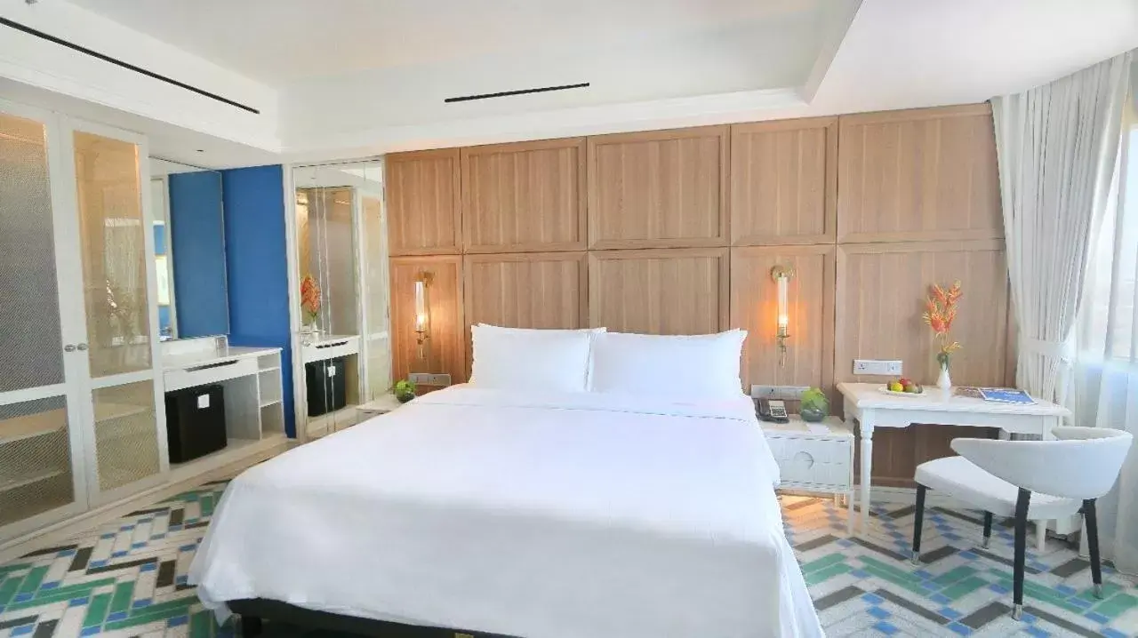 Bedroom, Bed in Java Paragon Hotel & Residences