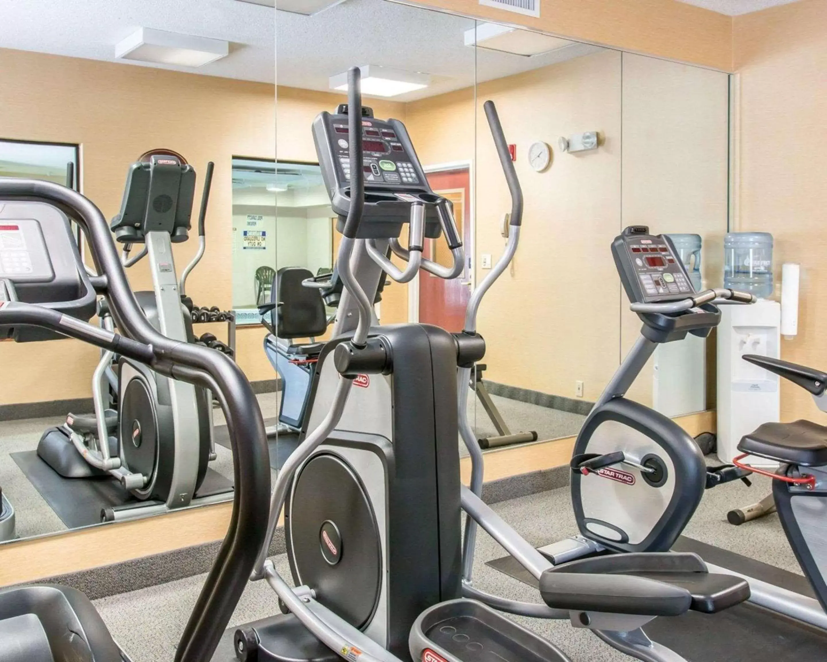 Fitness centre/facilities in Quality Inn & Suites Niles Fitness centre/facilities in Quality Inn & Suites Niles