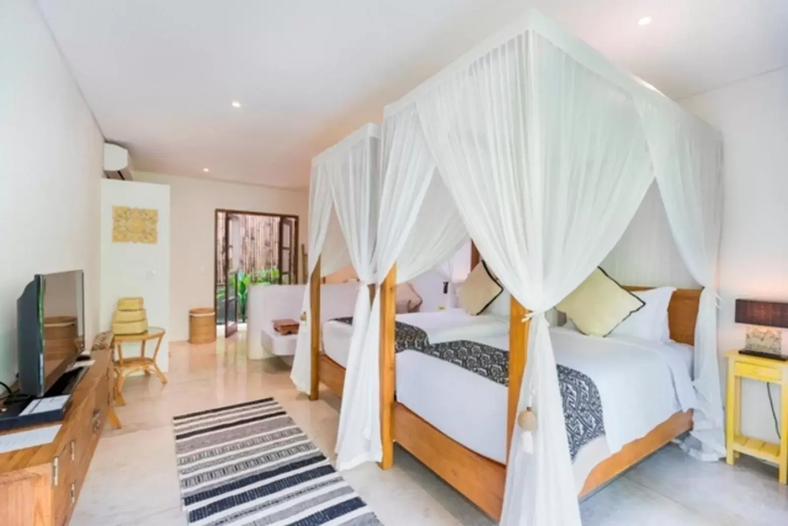 Bed in Calma Ubud Suite & Villas - Rice Fields View, Infinity Pool ! Bed in Calma Ubud Suite & Villas - Rice Fields View, Infinity Pool !