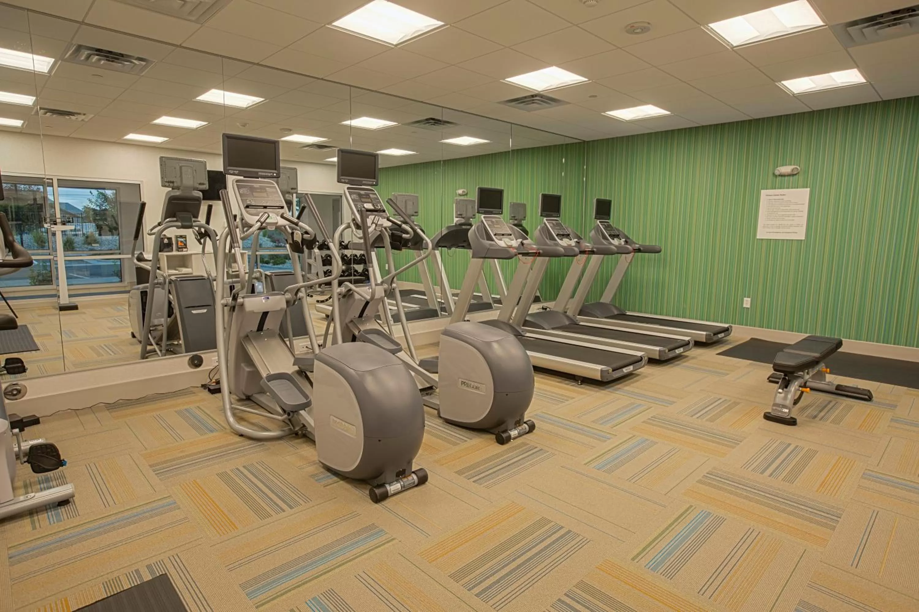 Fitness centre/facilities in Holiday Inn Express & Suites Boise Airport by IHG