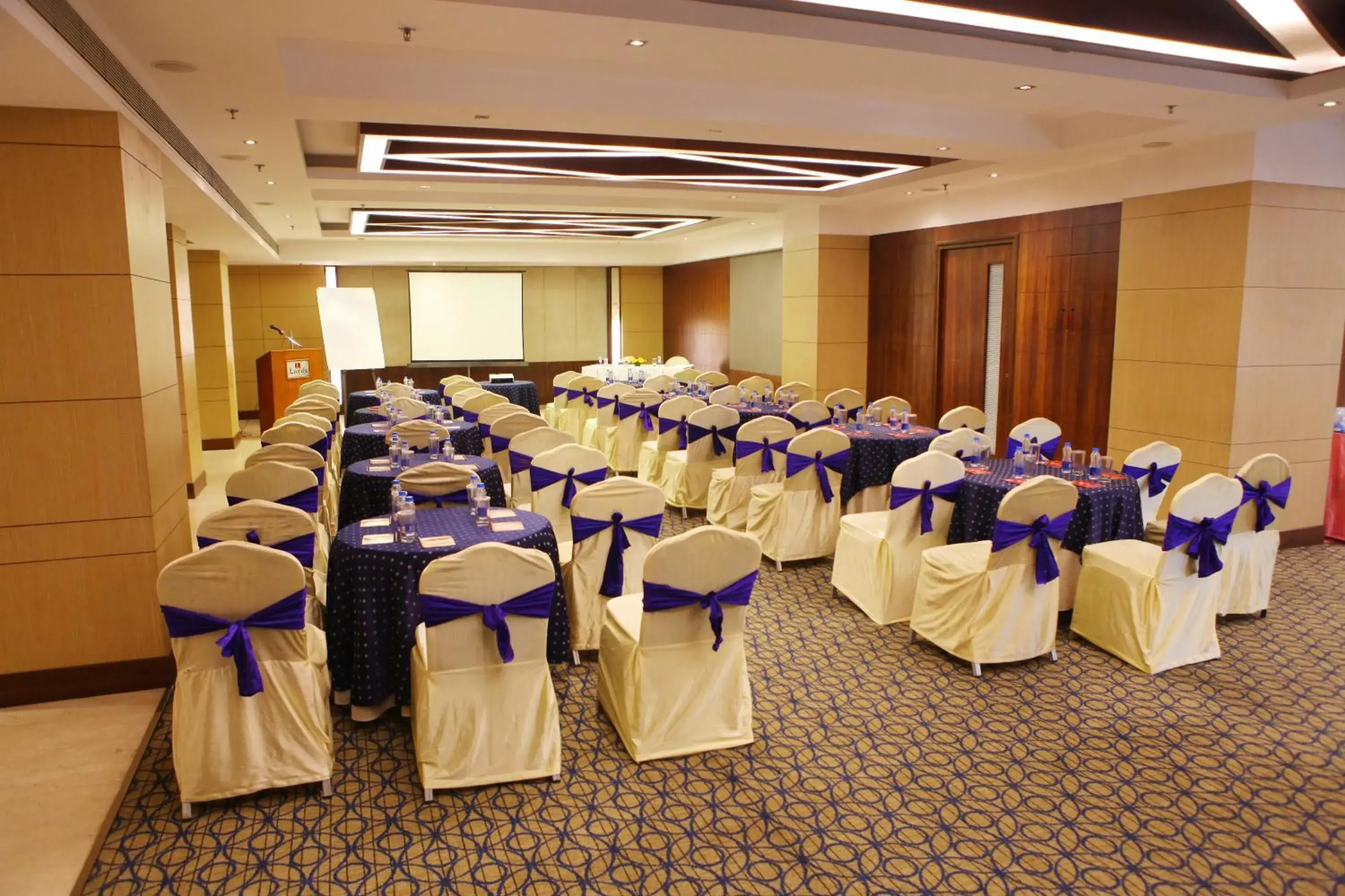 Banquet/Function facilities, Banquet Facilities in Lords Plaza Surat