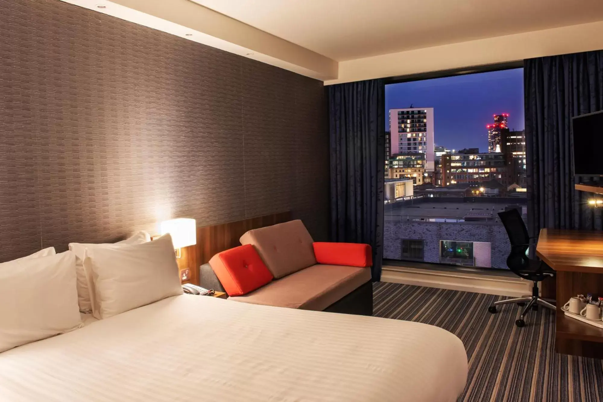 Premium Double Room with City View - Free Hot Breakfast in Holiday Inn Express Manchester City Centre Arena by IHG Premium Double Room with City View - Free Hot Breakfast in Holiday Inn Express Manchester City Centre Arena by IHG