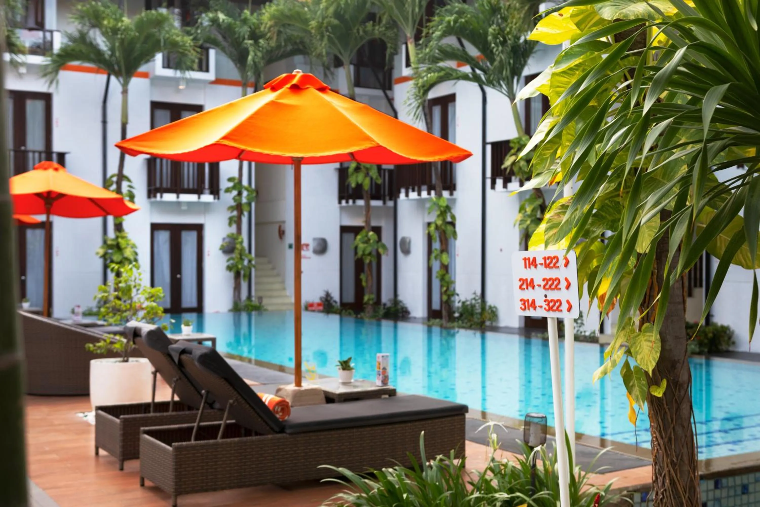 Swimming pool in HARRIS Hotel Kuta Tuban Bali
