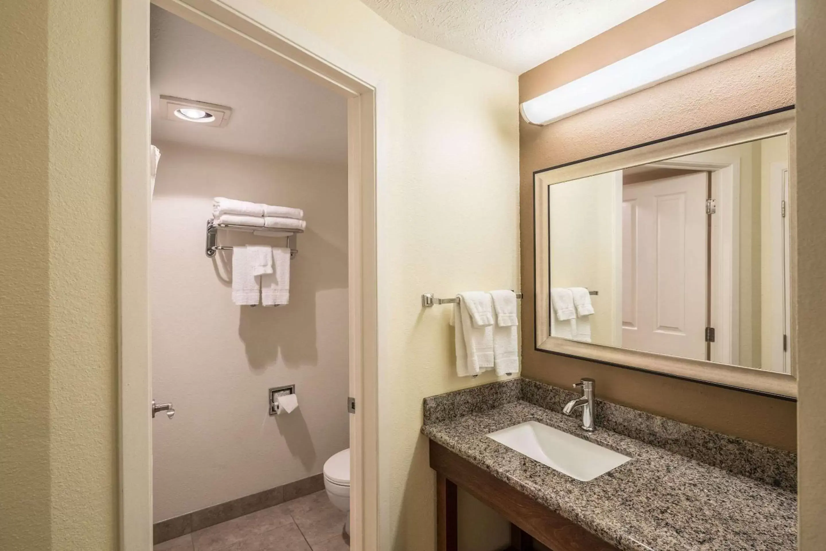 Photo of the whole room, Bathroom in Quality Inn & Suites Coeur d'Alene