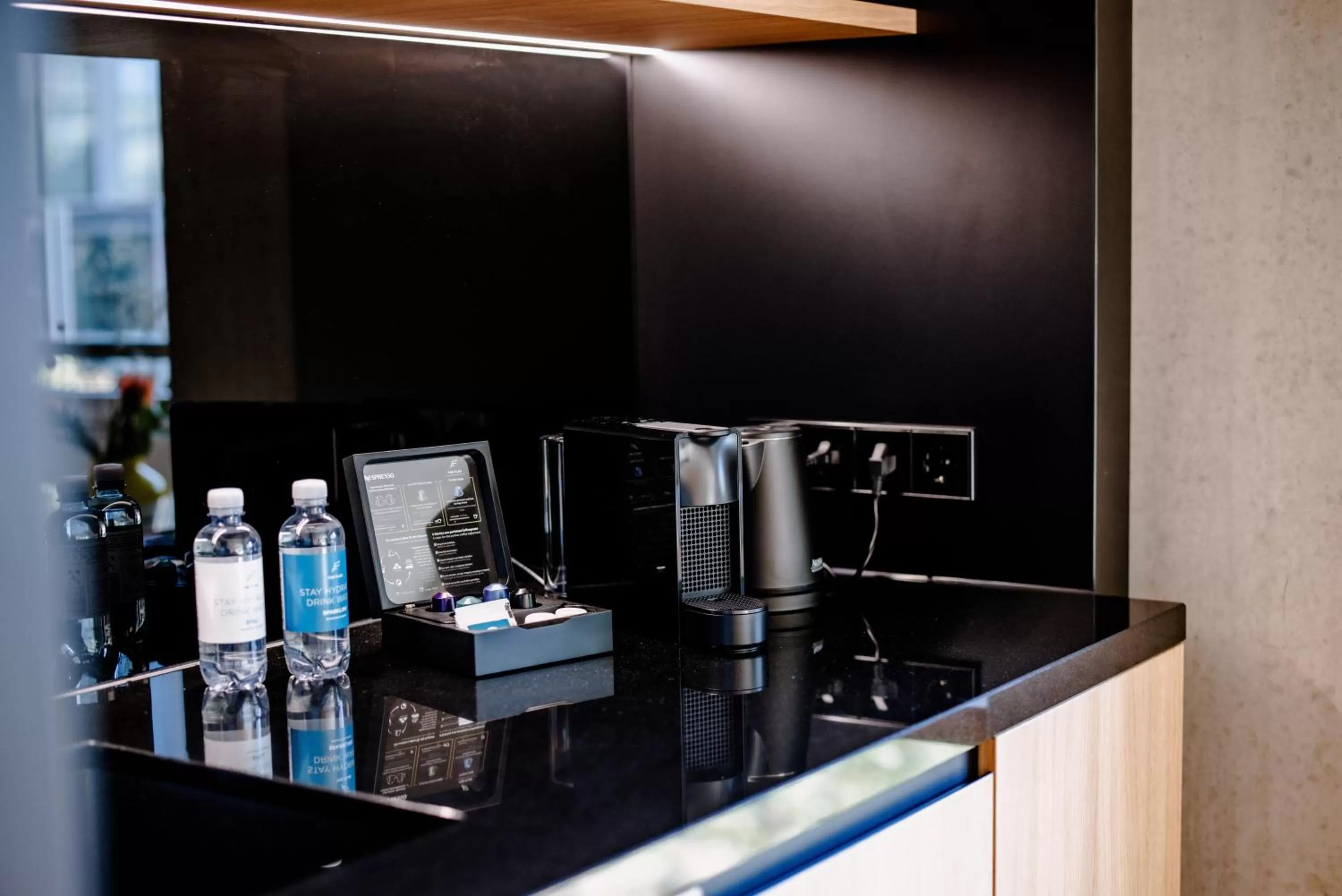 Coffee/tea facilities in THE FLAG West M.