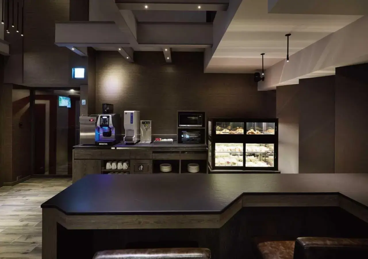 Dining area, Kitchen/Kitchenette in TANGO INN TAIPEI XIMEN