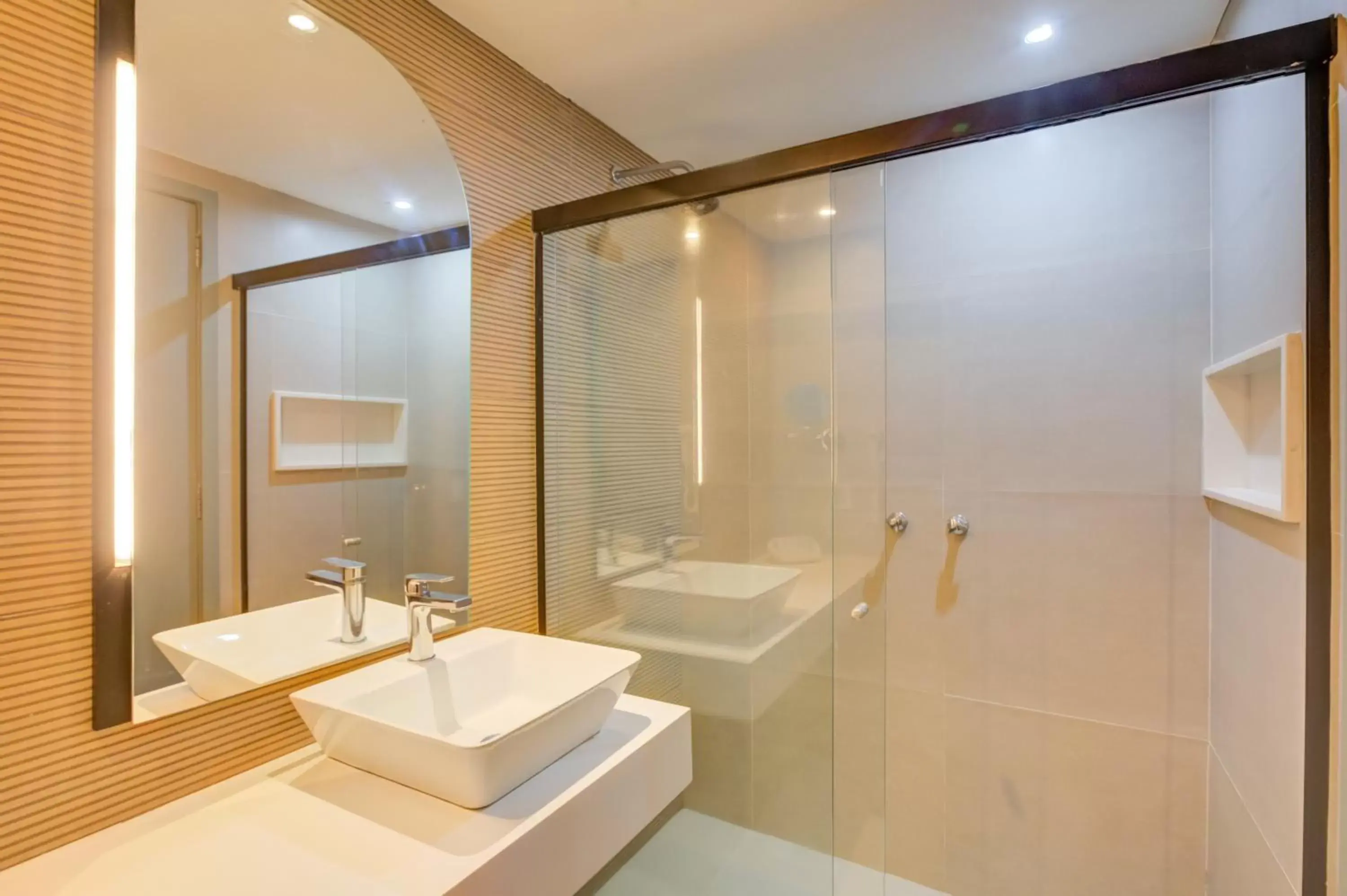 Shower, Bathroom in Rio Design Copacabana Hotel