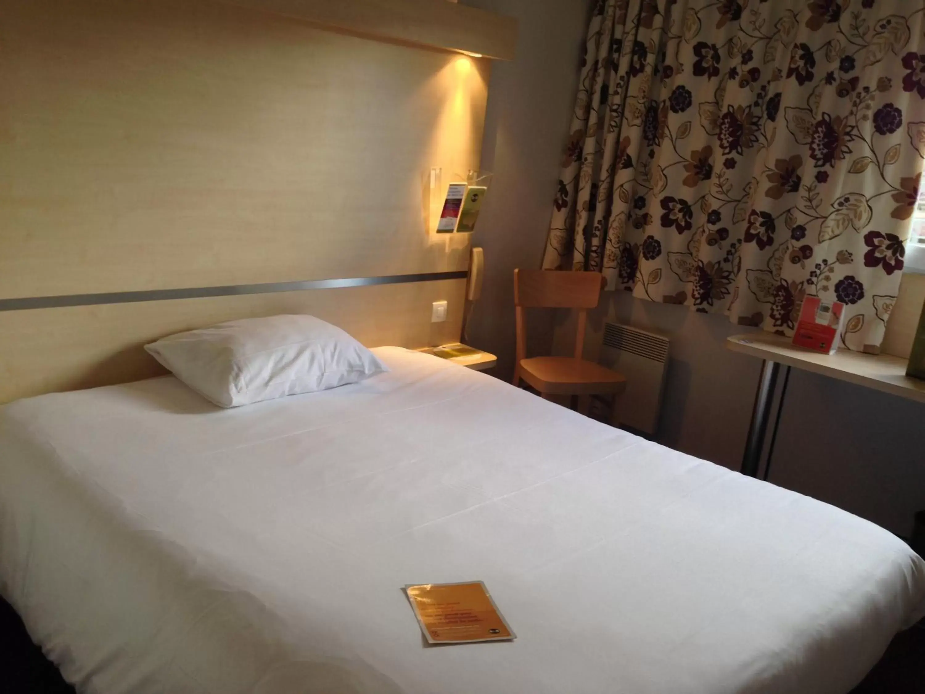 Bedroom, Bed in B&B HOTEL Le Puy-en-Velay