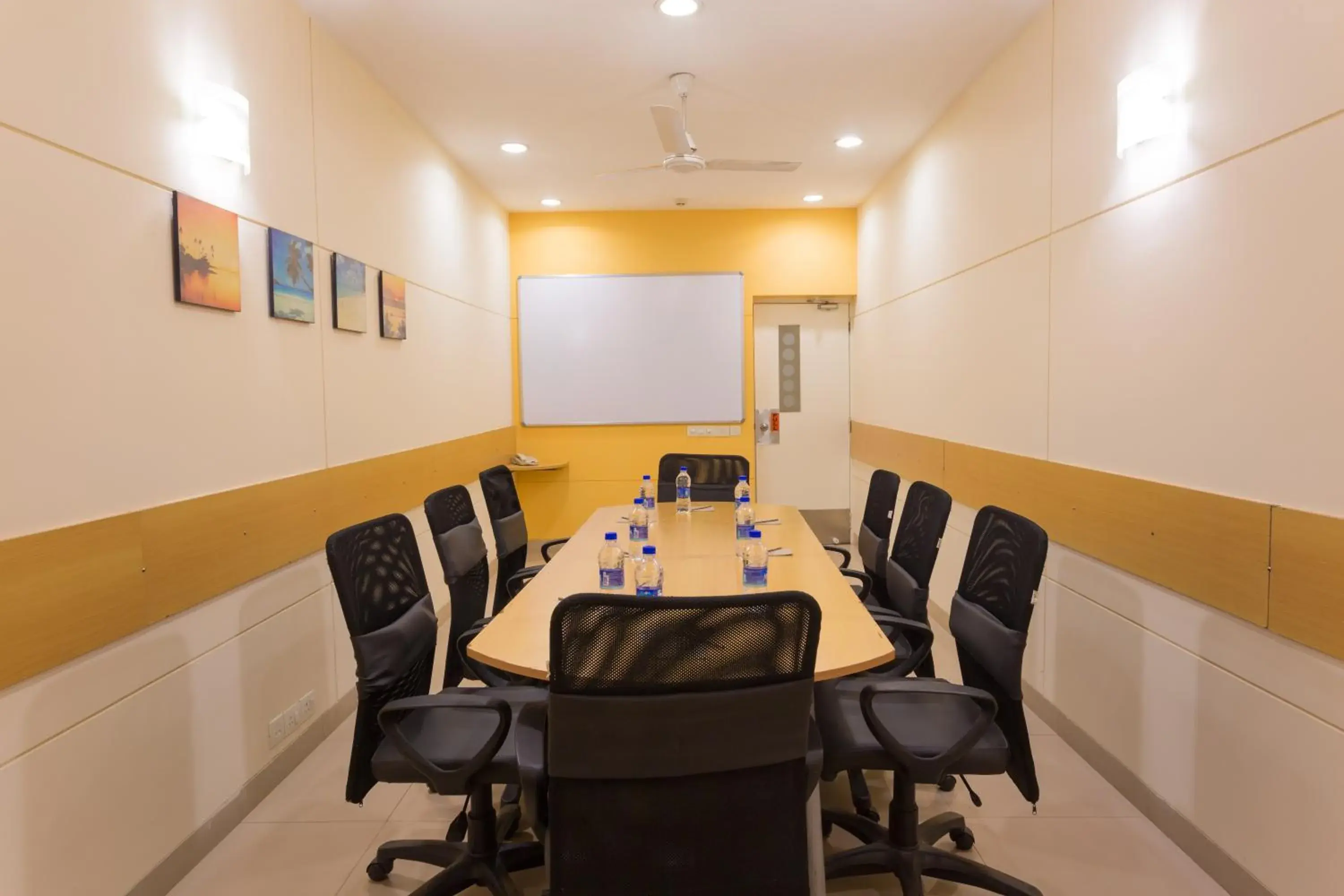 Meeting/conference room in Ginger Hotel Mangalore