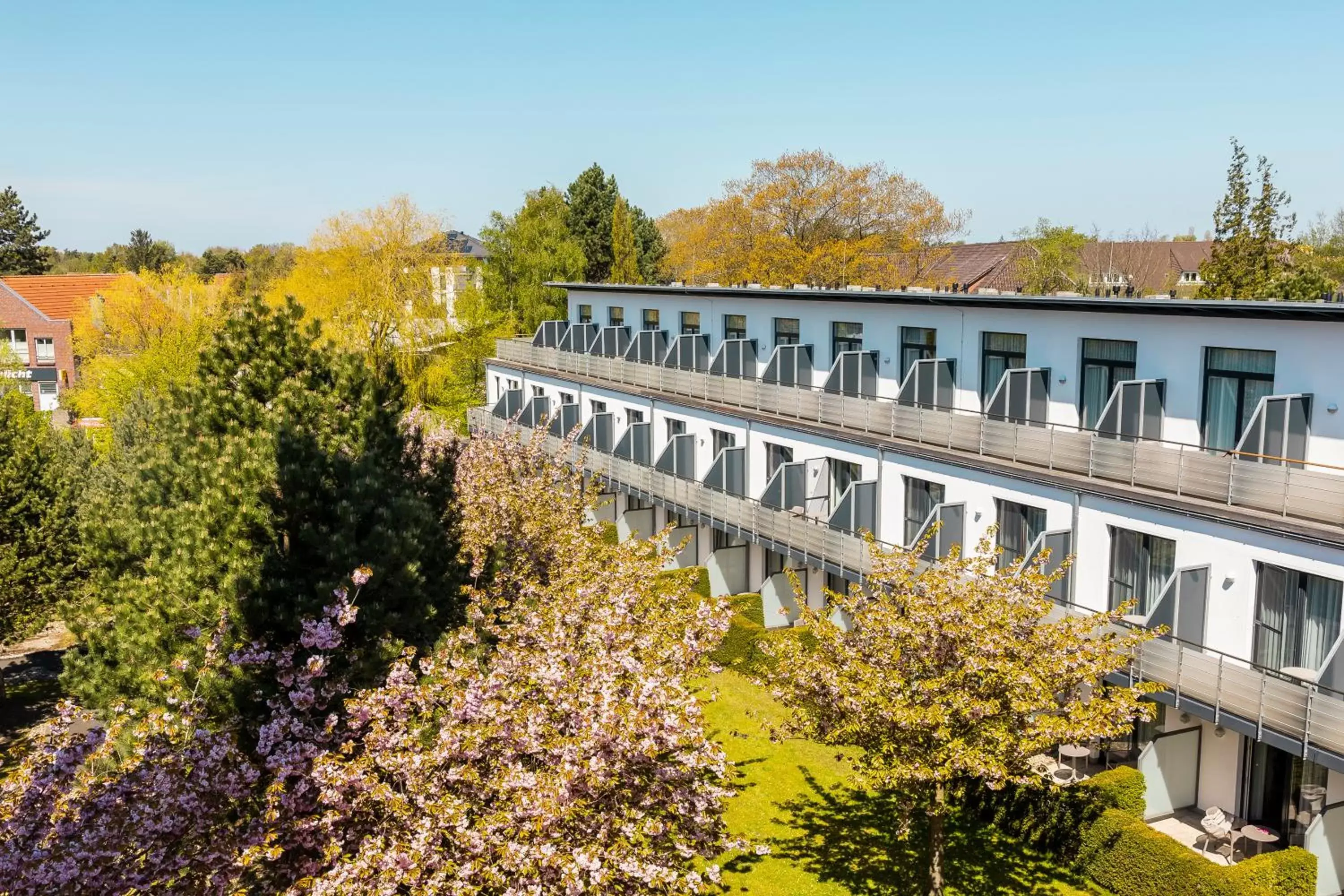 Garden, Property Building in Resort Hotel Vier Jahreszeiten Zingst