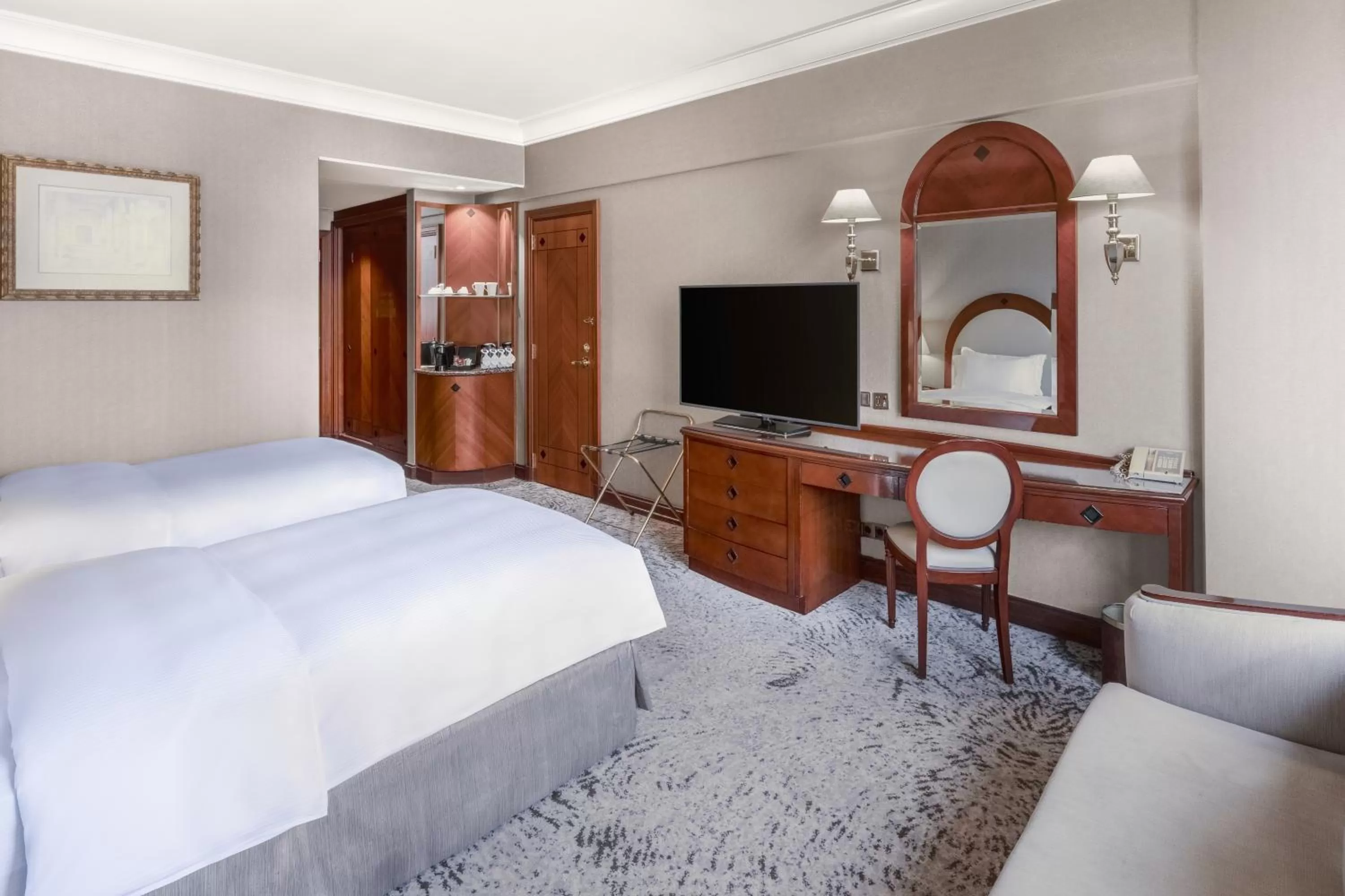 TV and multimedia, Bed in Madinah Hilton Hotel