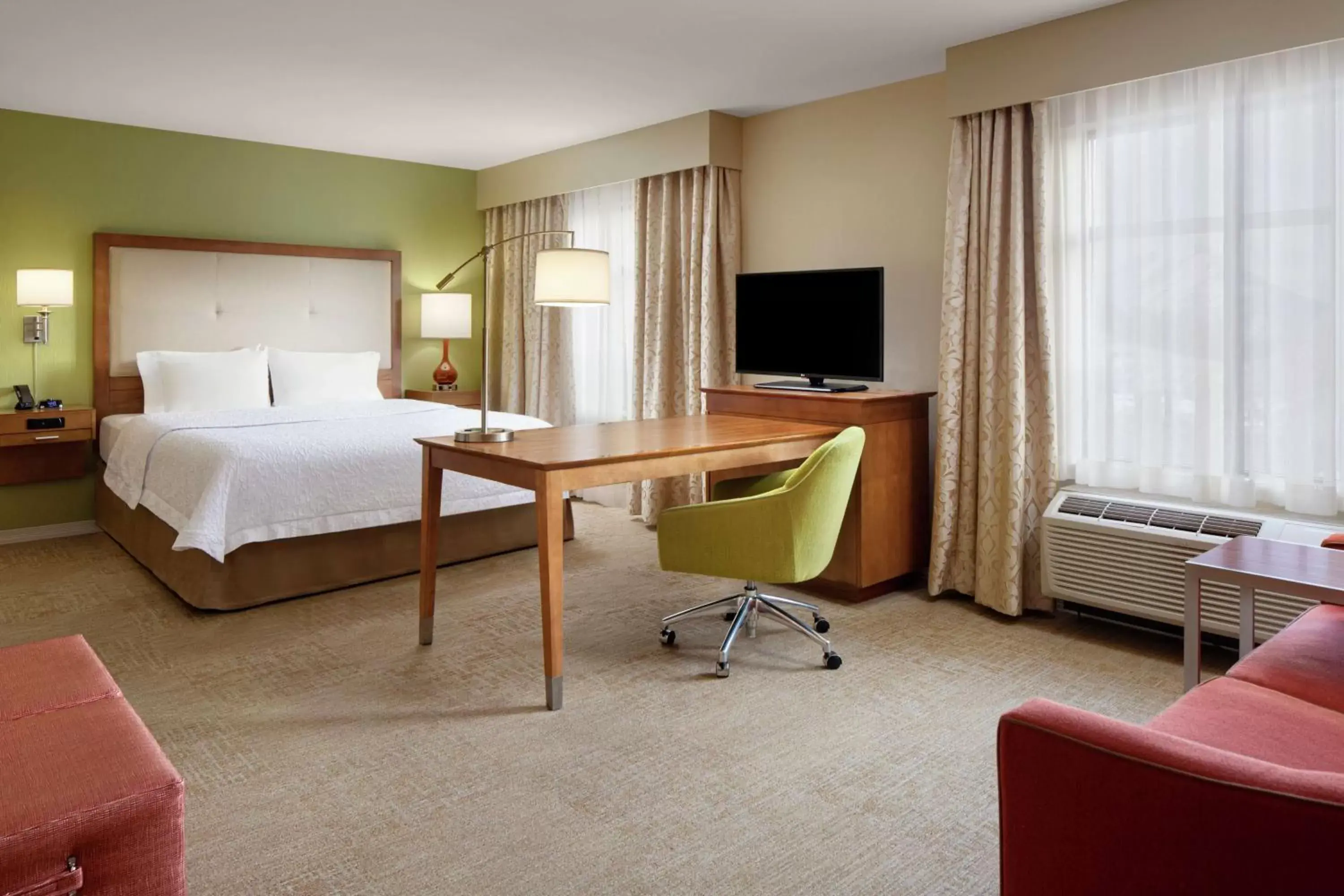 Bedroom, Bed in Hampton Inn & Suites Silverthorne