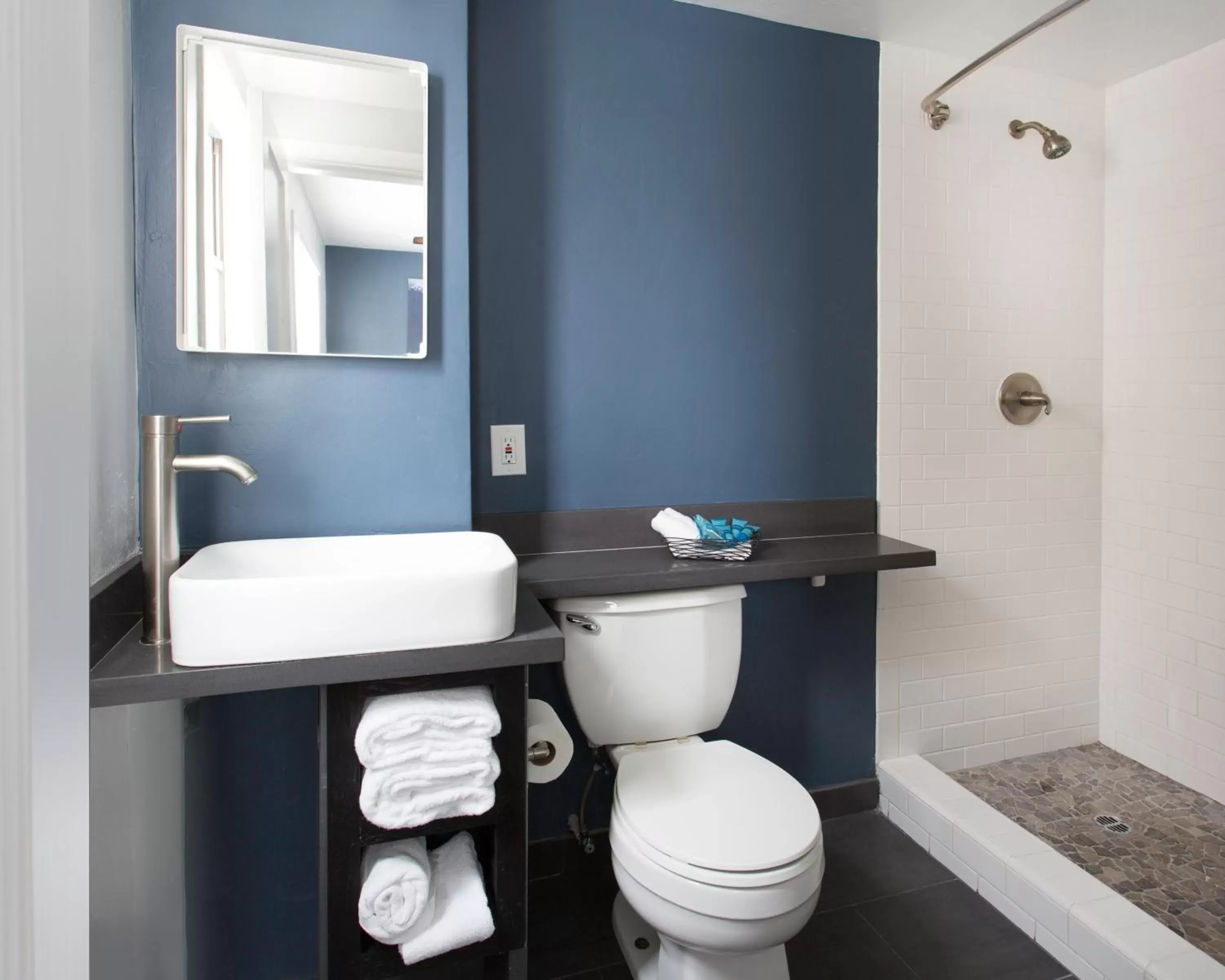 One-Bedroom Queen Suite with Kitchen in Beach Haven One-Bedroom Queen Suite with Kitchen in Beach Haven