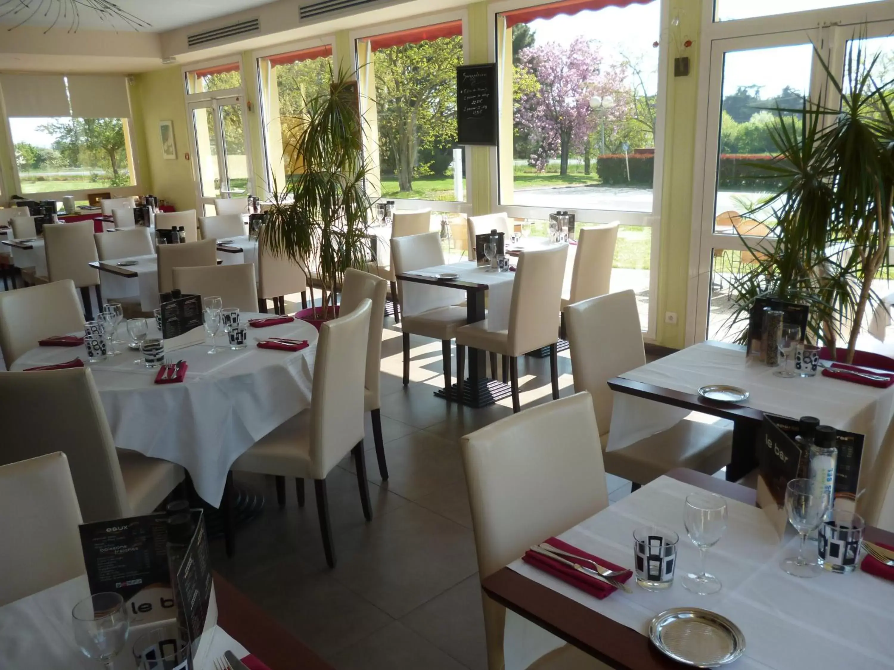 Restaurant/Places to Eat in Logis De La Loire