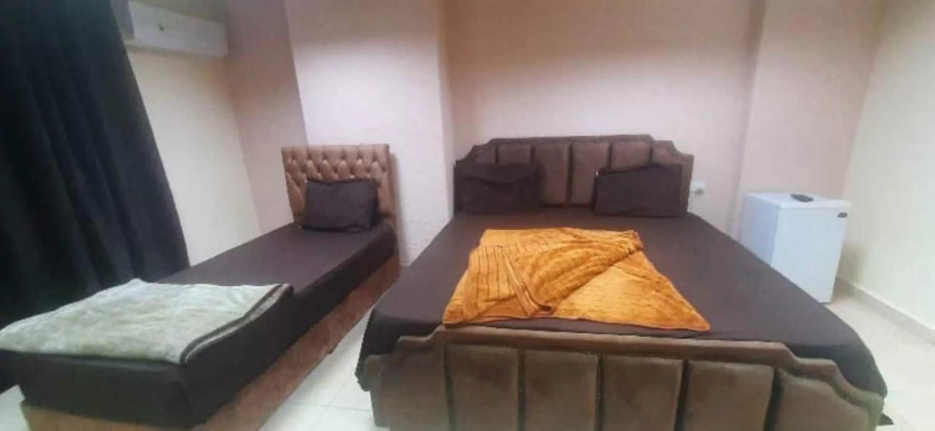 Bed in Blue Eyes Hotel