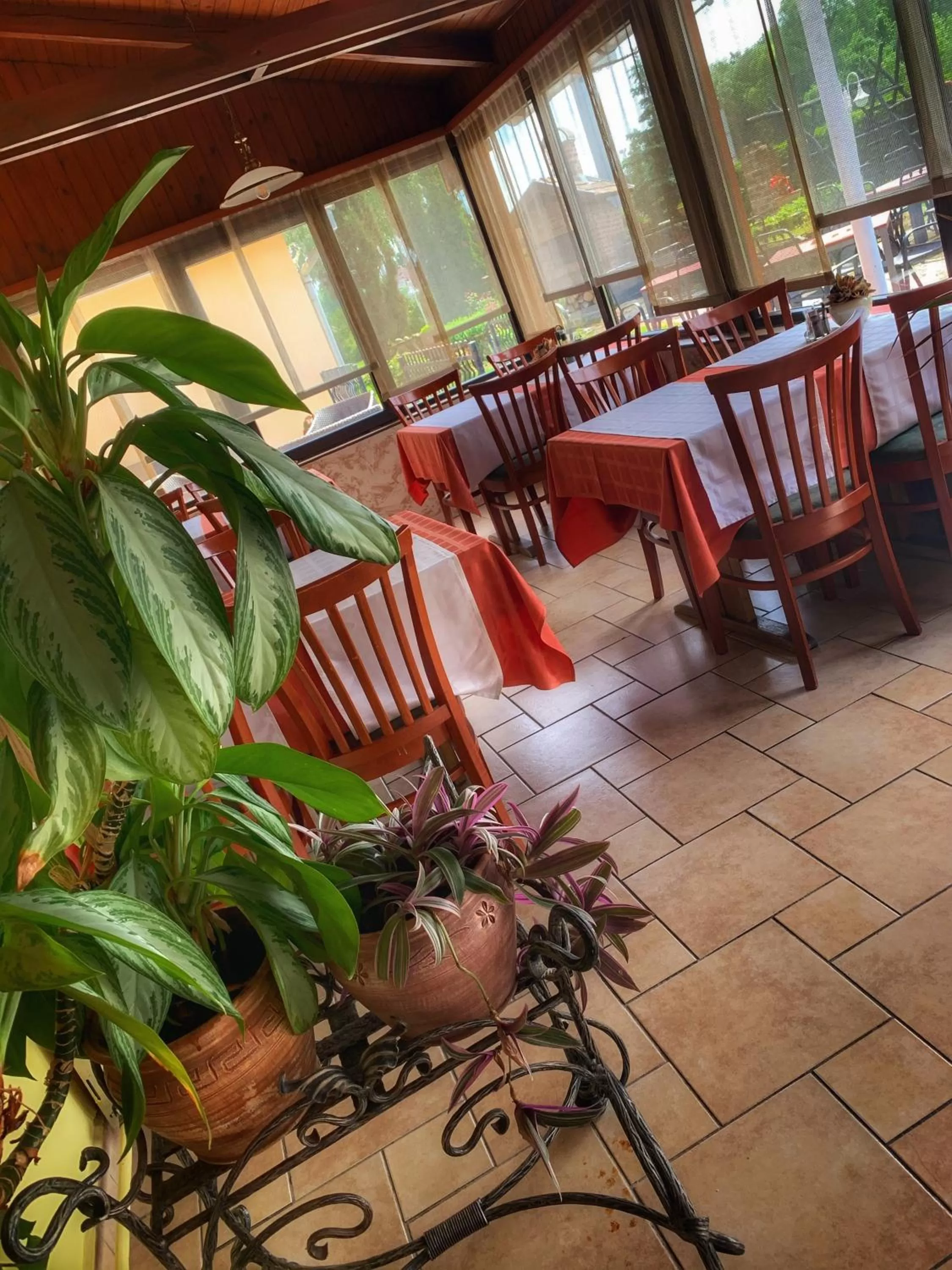 Restaurant/places to eat in Hotel Zéta