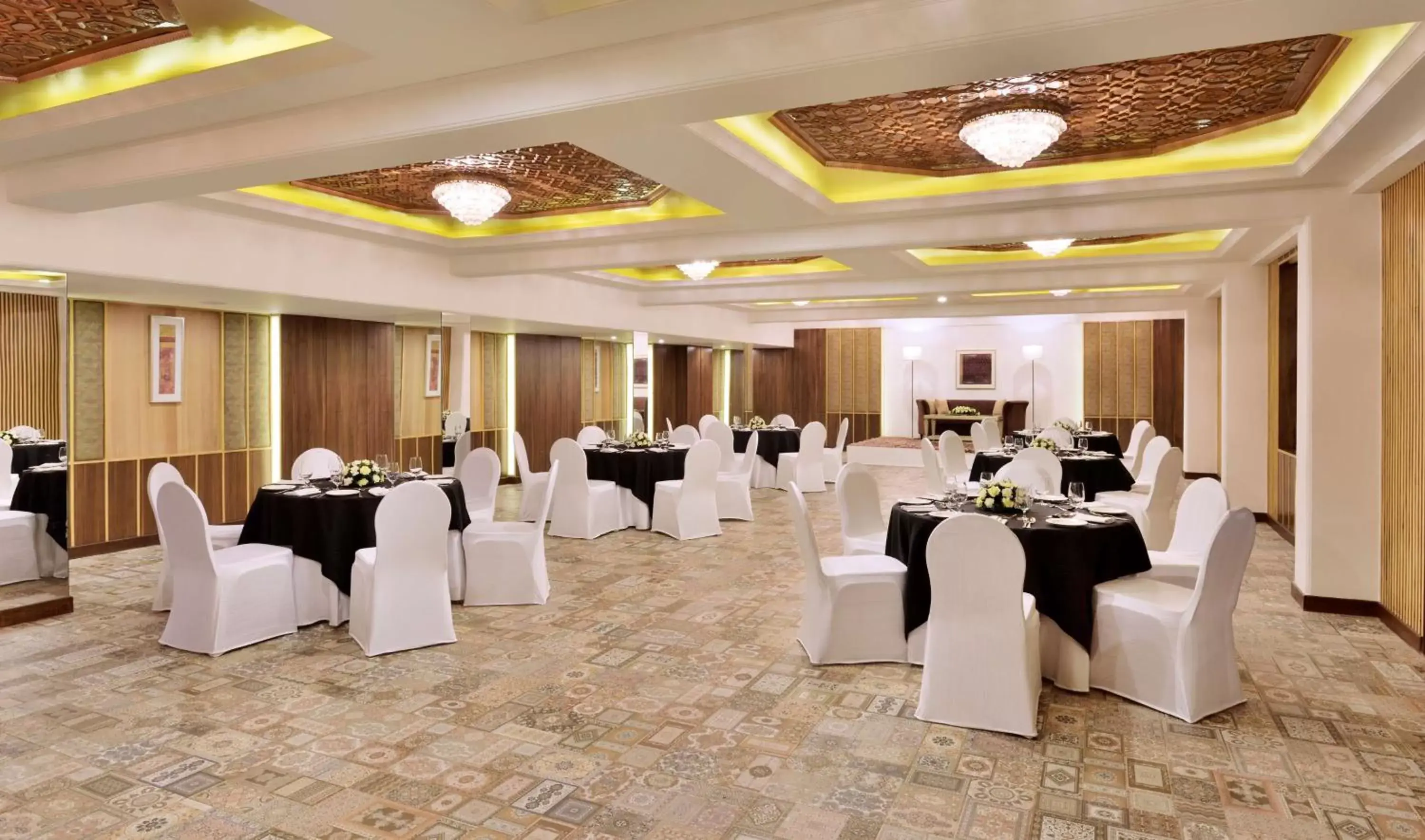 Banquet/Function facilities, Banquet Facilities in Radisson Srinagar