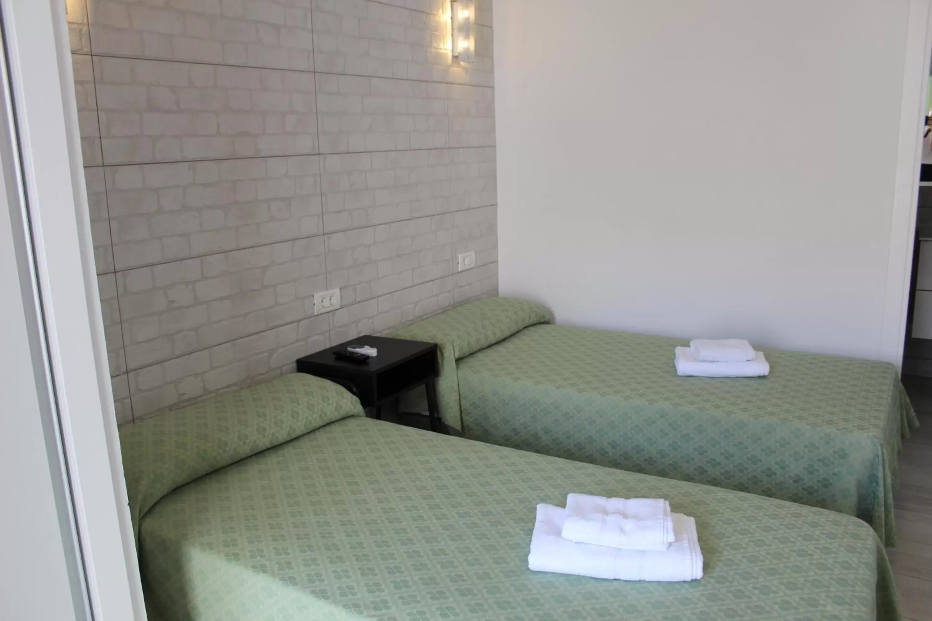 Twin Room with Private Bathroom in Apartamentos Tinerfe Garden Twin Room with Private Bathroom in Apartamentos Tinerfe Garden