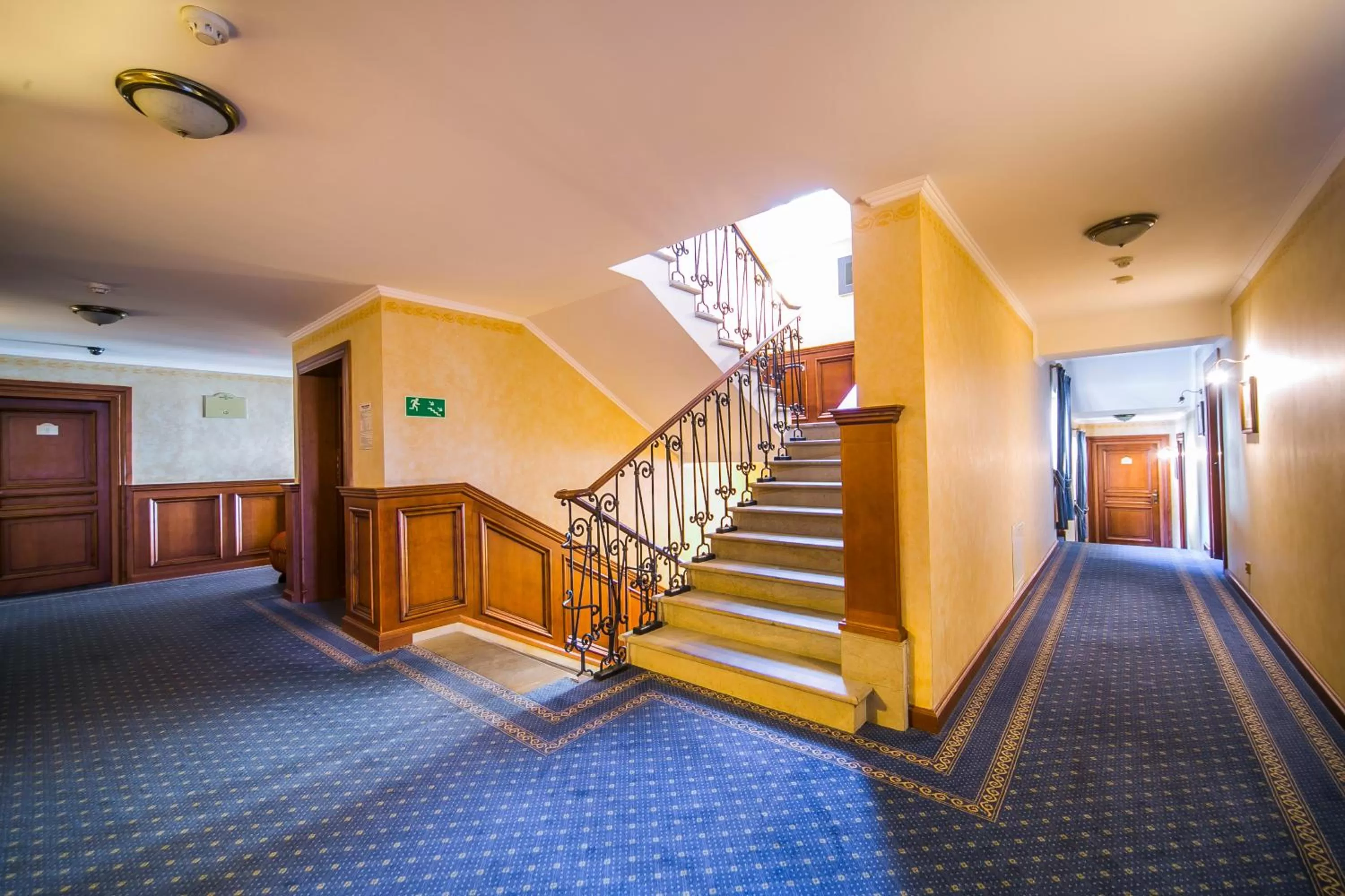 Lobby or reception in Hotel Opera