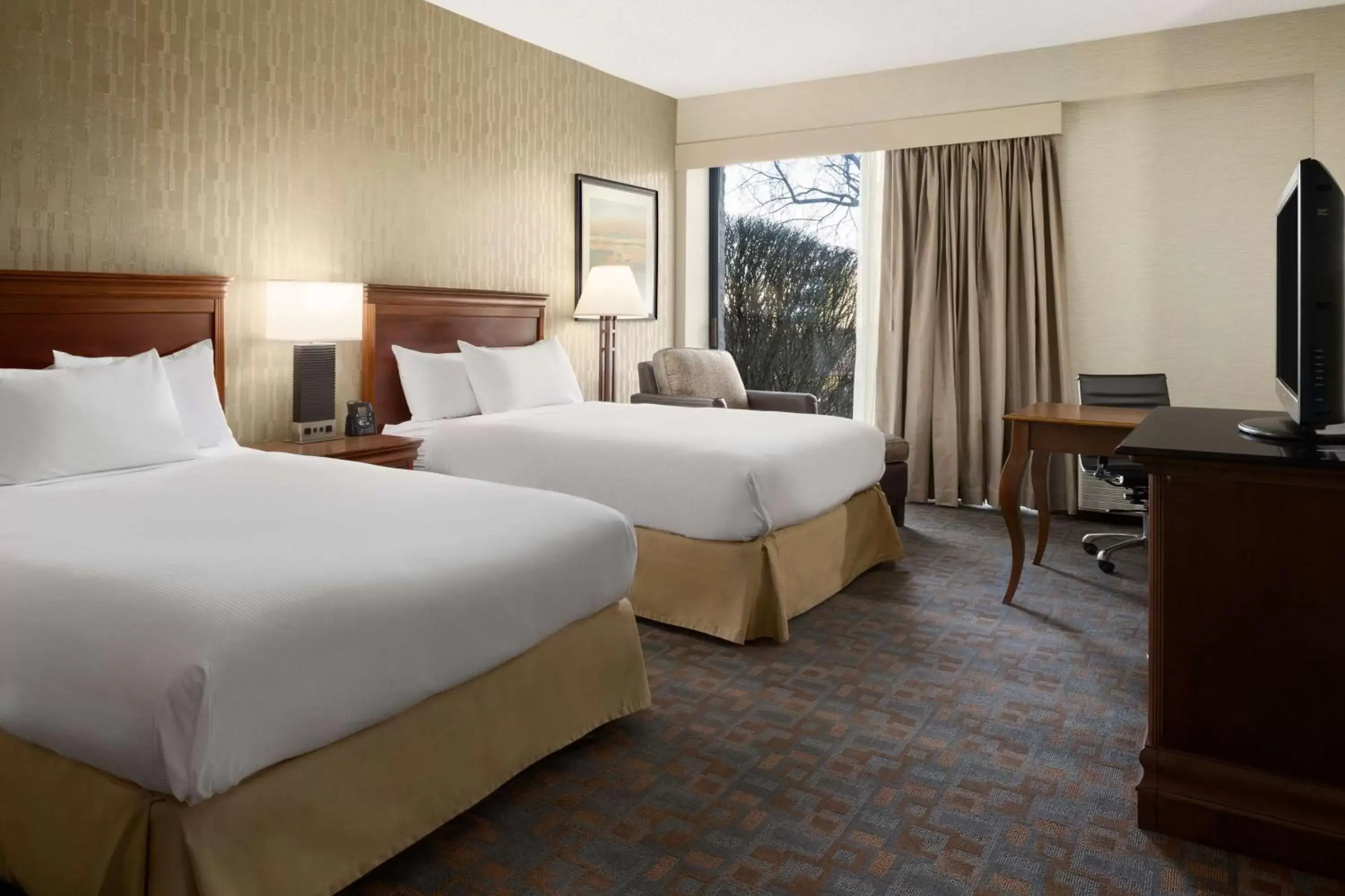 Bedroom, Bed in DoubleTree by Hilton Hotel & Executive Meeting Center Somerset