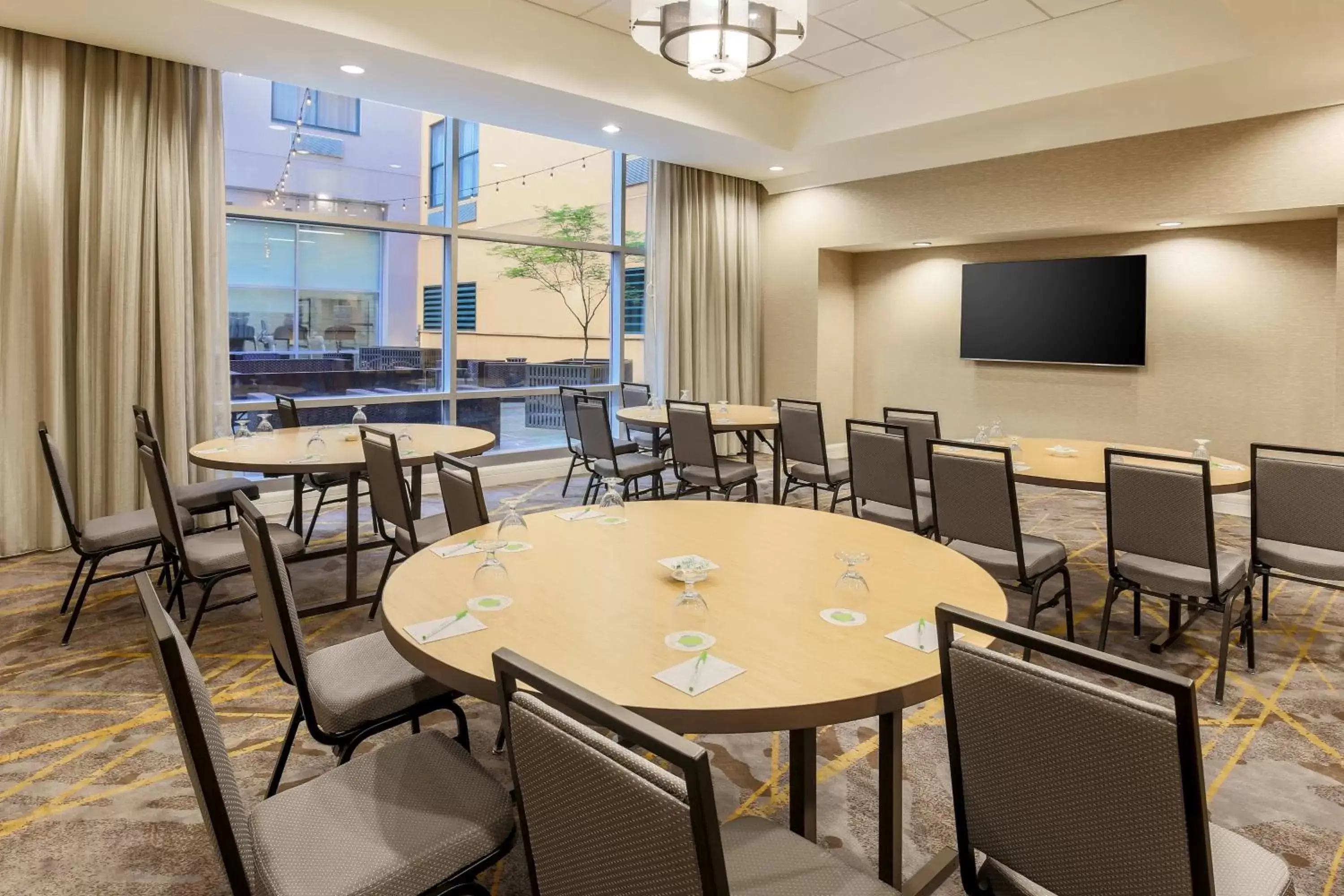 Meeting/conference room in Courtyard by Marriott Pittsburgh Downtown