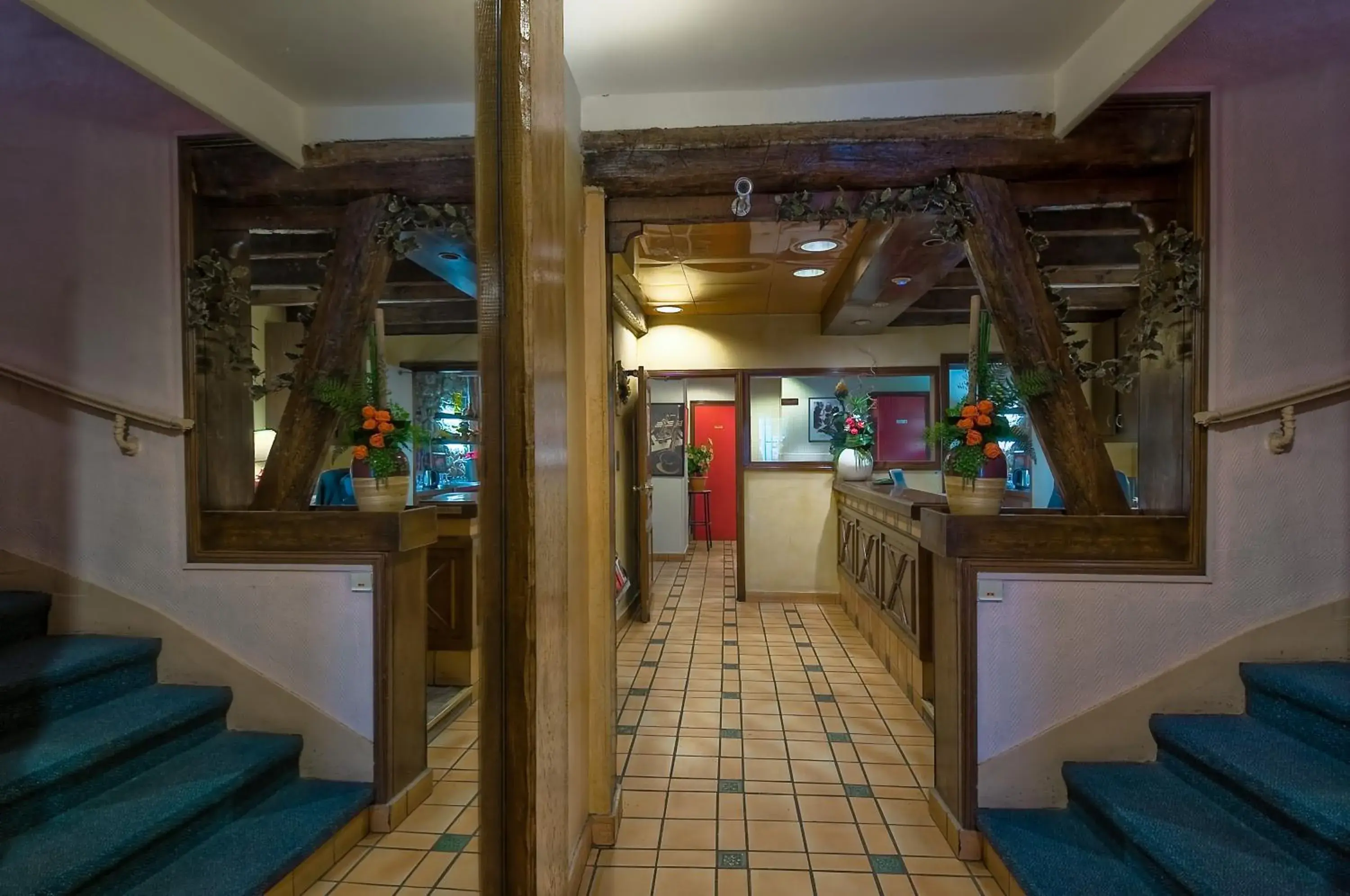 Lobby or reception in Hotel Le Faubourg Opera Lobby or reception in Hotel Le Faubourg Opera