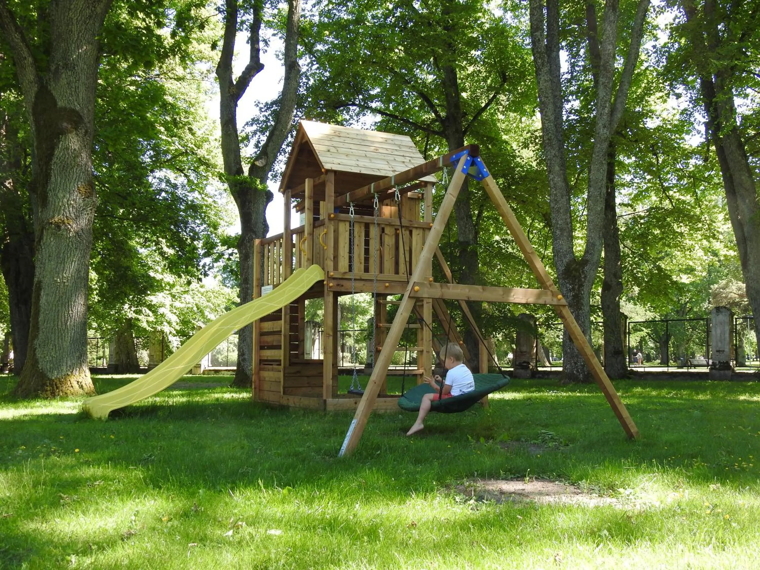 Children play ground in Villa Ammende Restaurant and Hotel