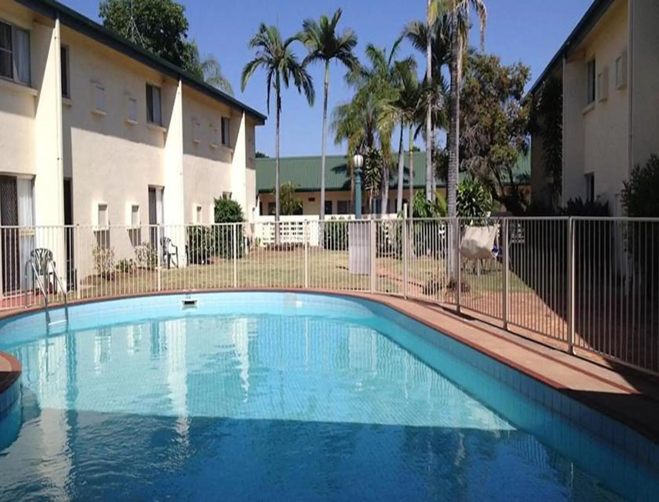 Swimming Pool in Emerald Central Hotel