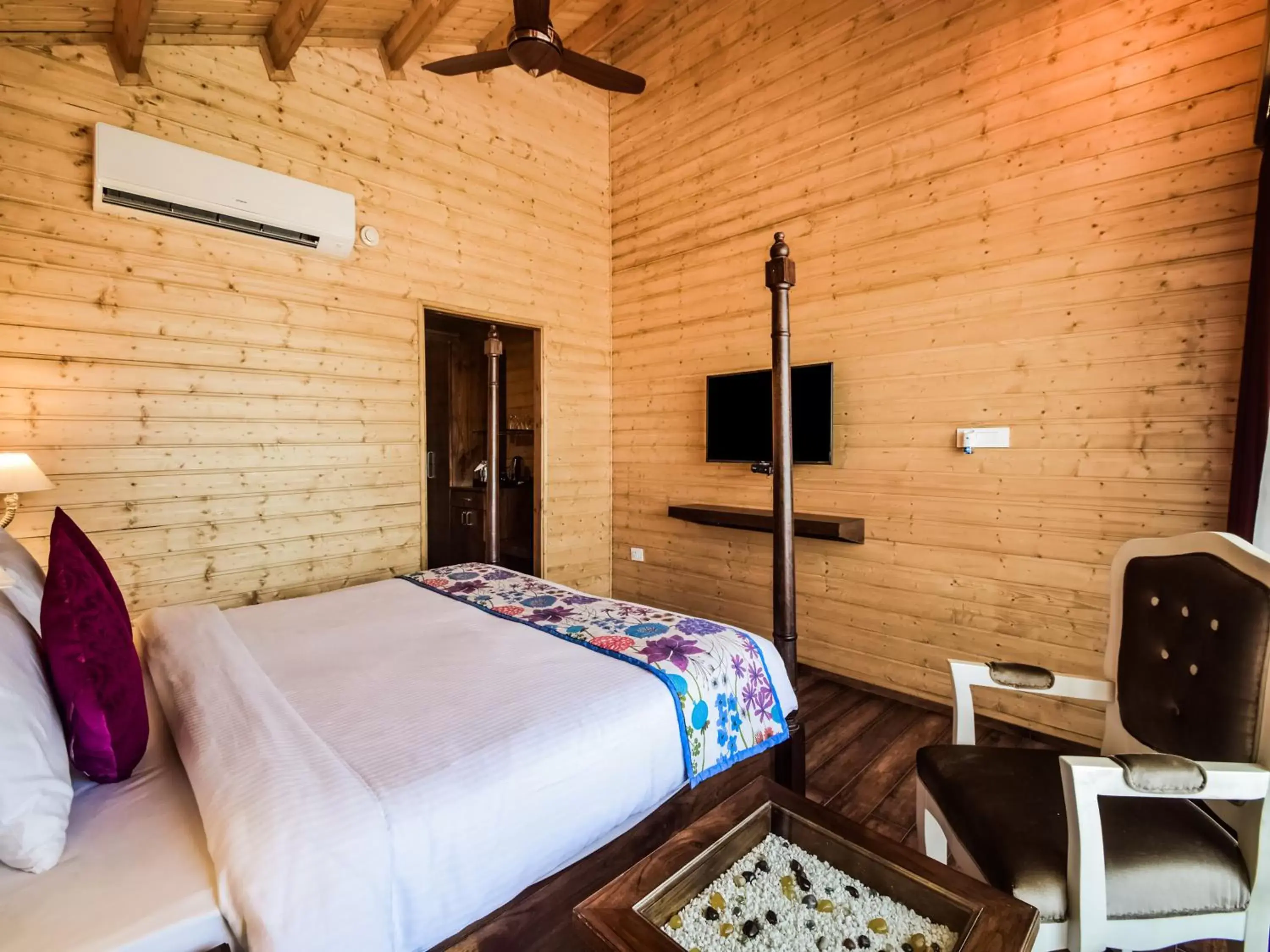 Bedroom, Bed in Bamboo Saa Resort & Spa