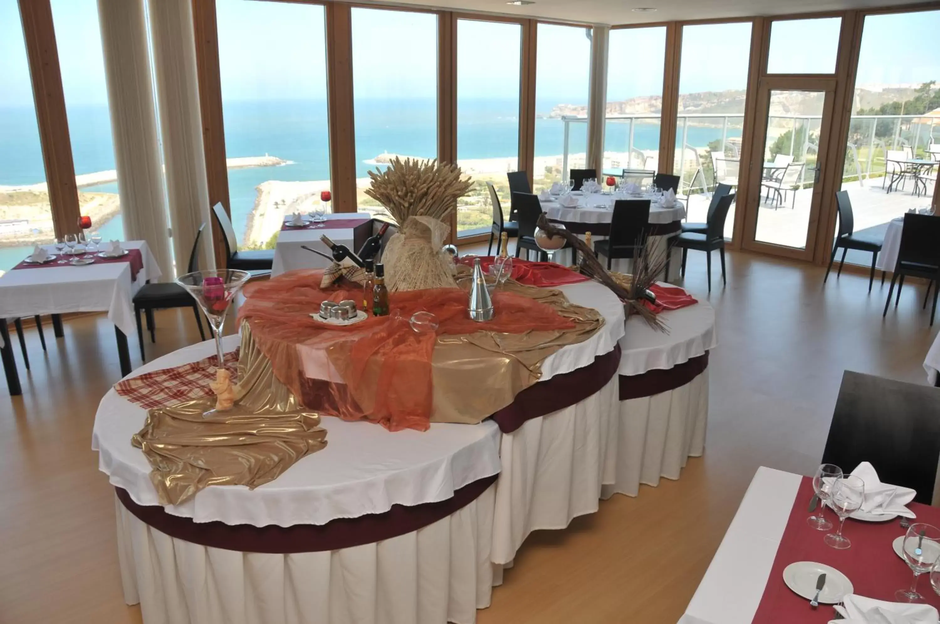 Restaurant/places to eat in Hotel Miramar Sul