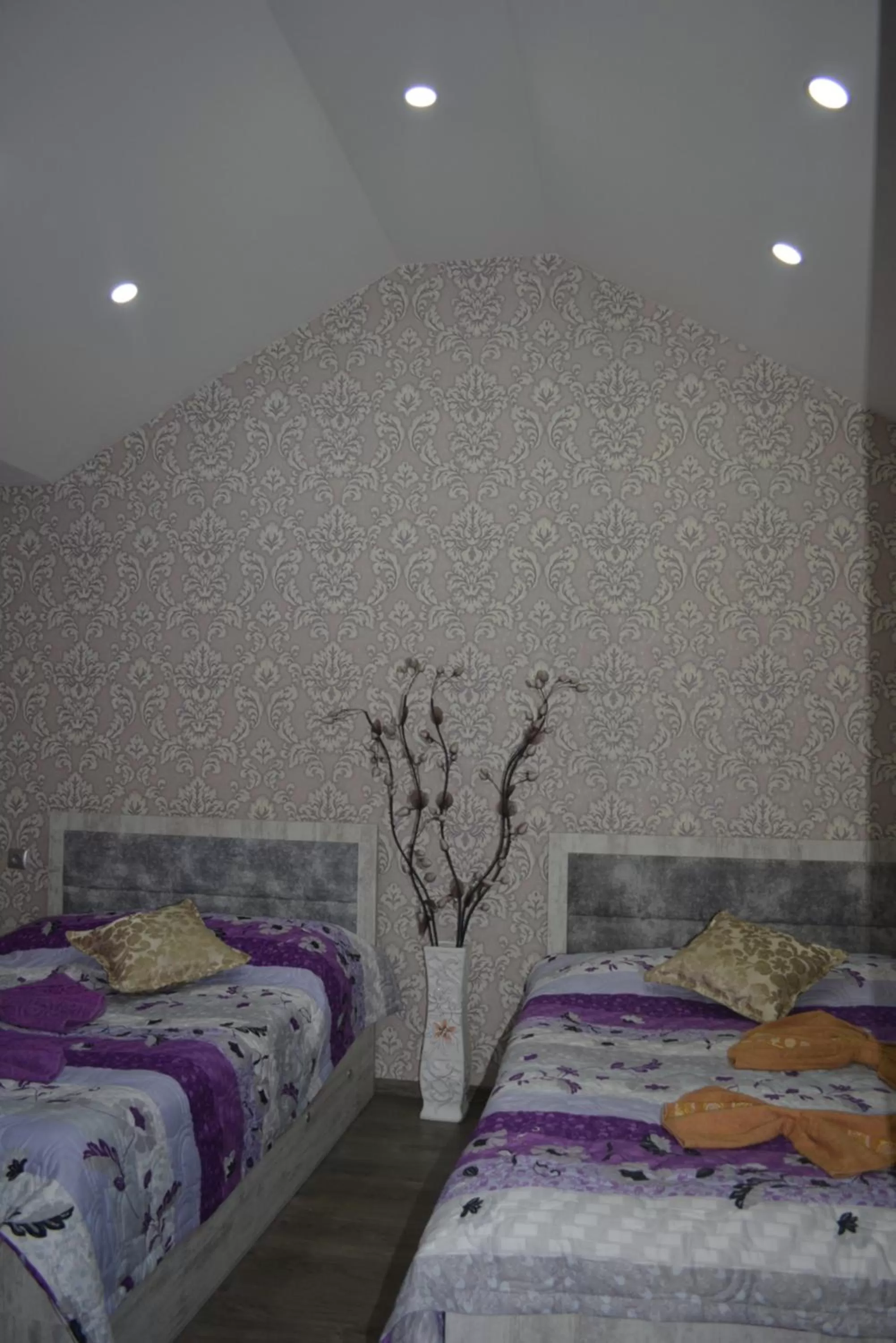 Bedroom, Bed in Golden Way