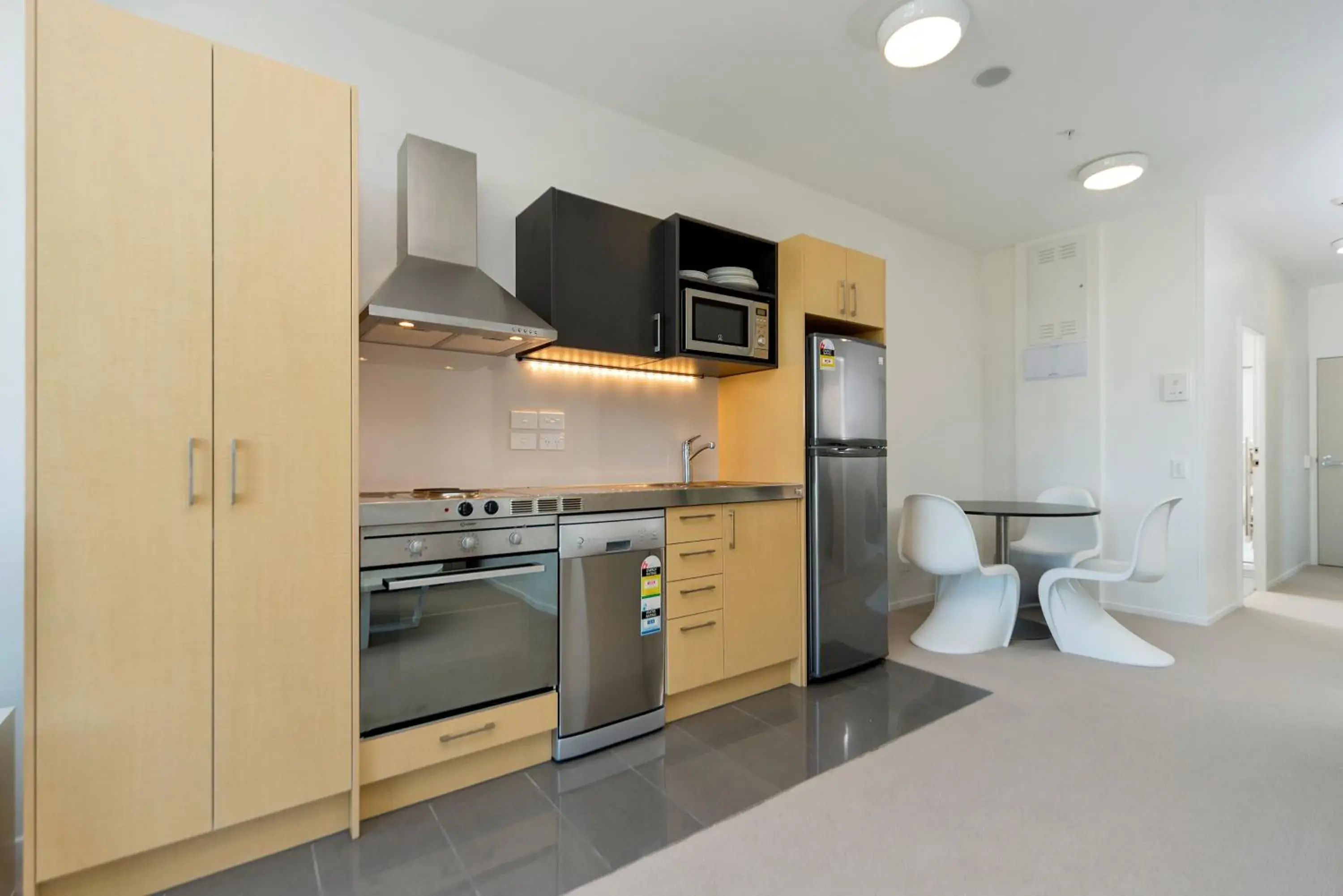 Kitchen or kitchenette, Kitchen/Kitchenette in MCentral Apartments Manukau