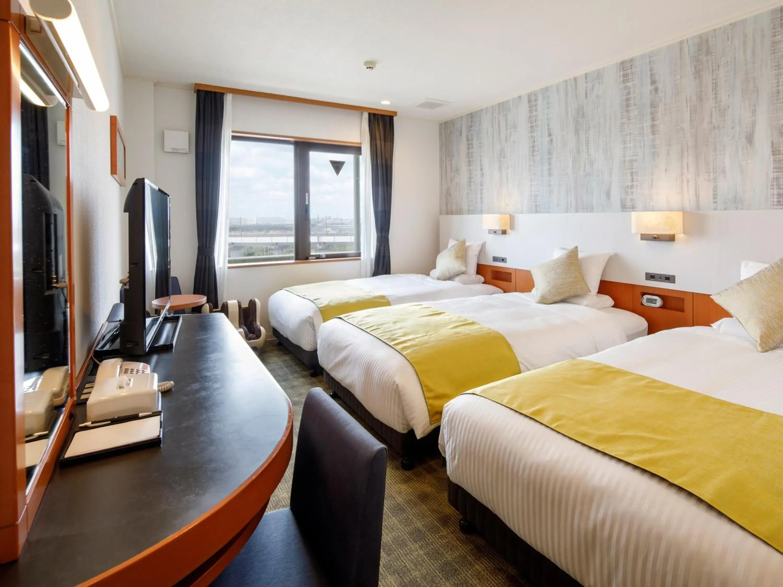 Superior Triple Room in HOTEL MYSTAYS Maihama Superior Triple Room in HOTEL MYSTAYS Maihama