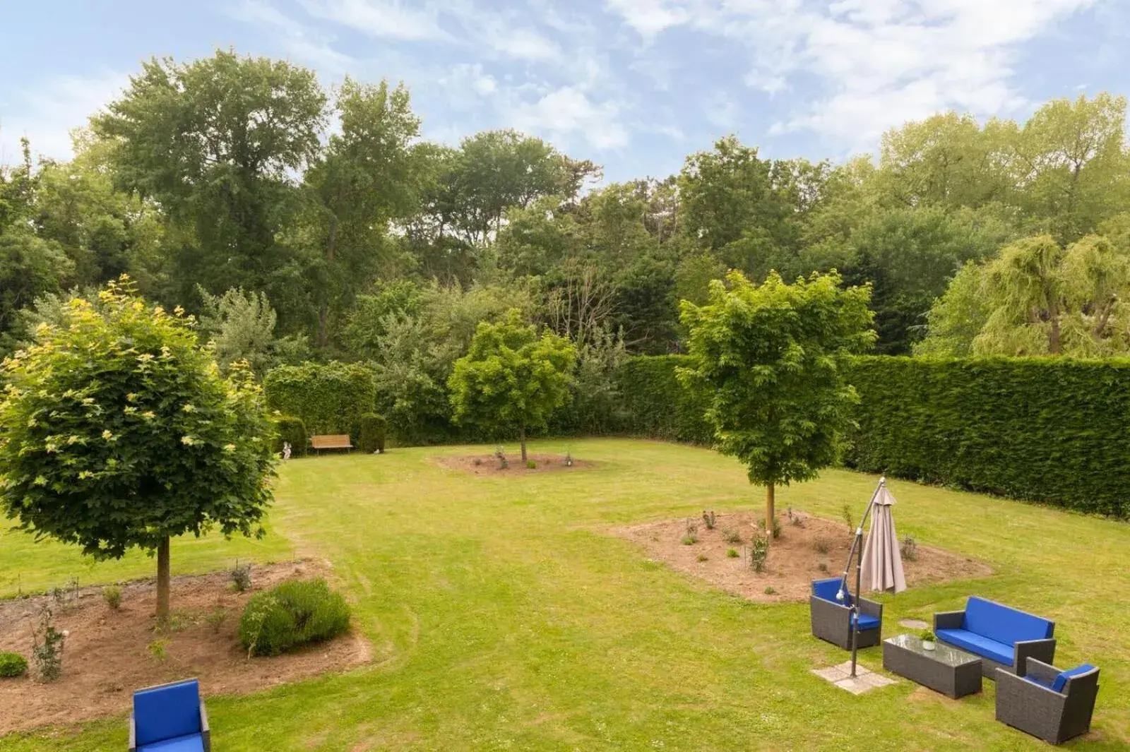 Garden view, Garden in Les Jardins d'Ulysse, The Originals Relais (Relais du Silence)