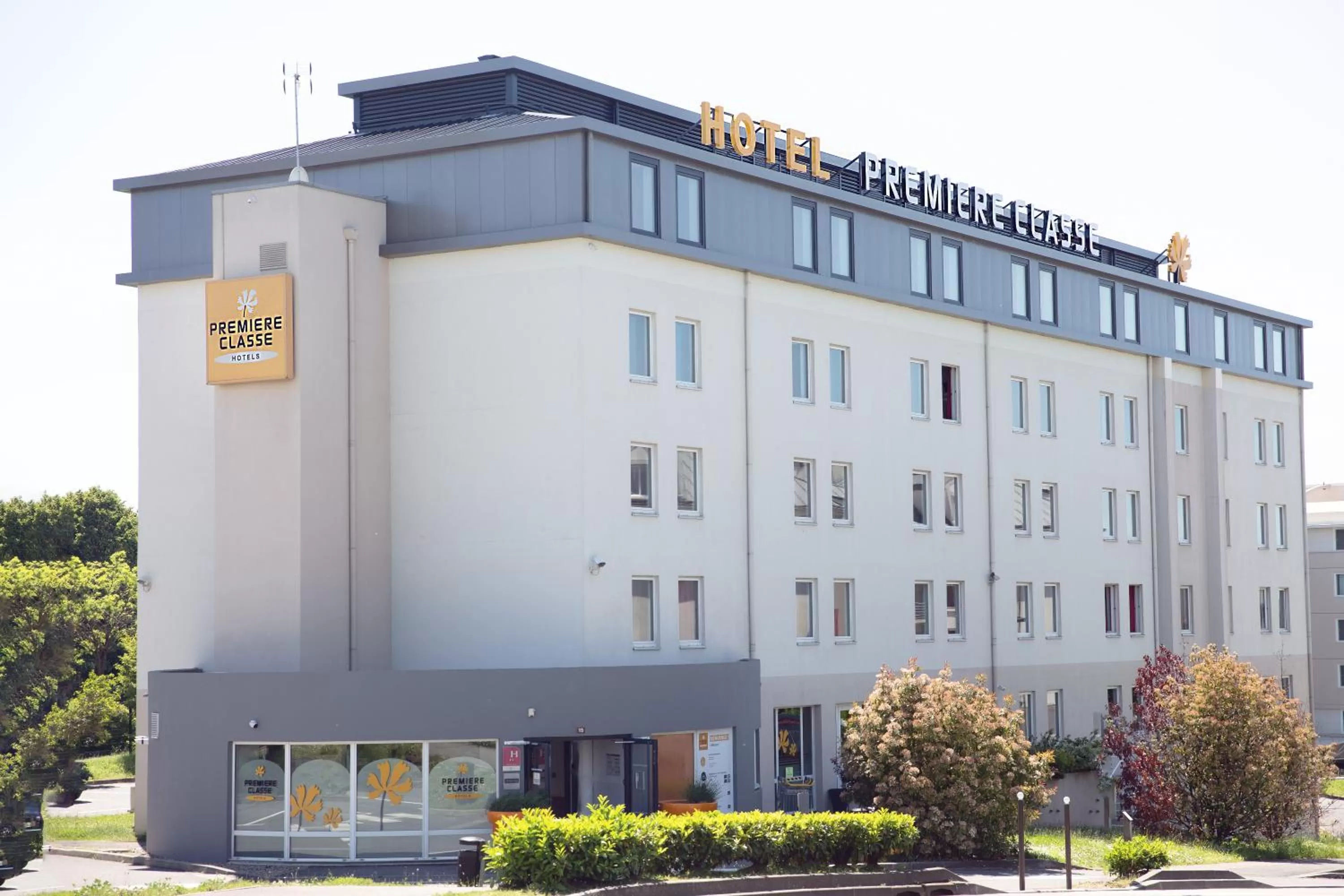 Property building in Premiere Classe Roissy Aéroport Charles De Gaulle