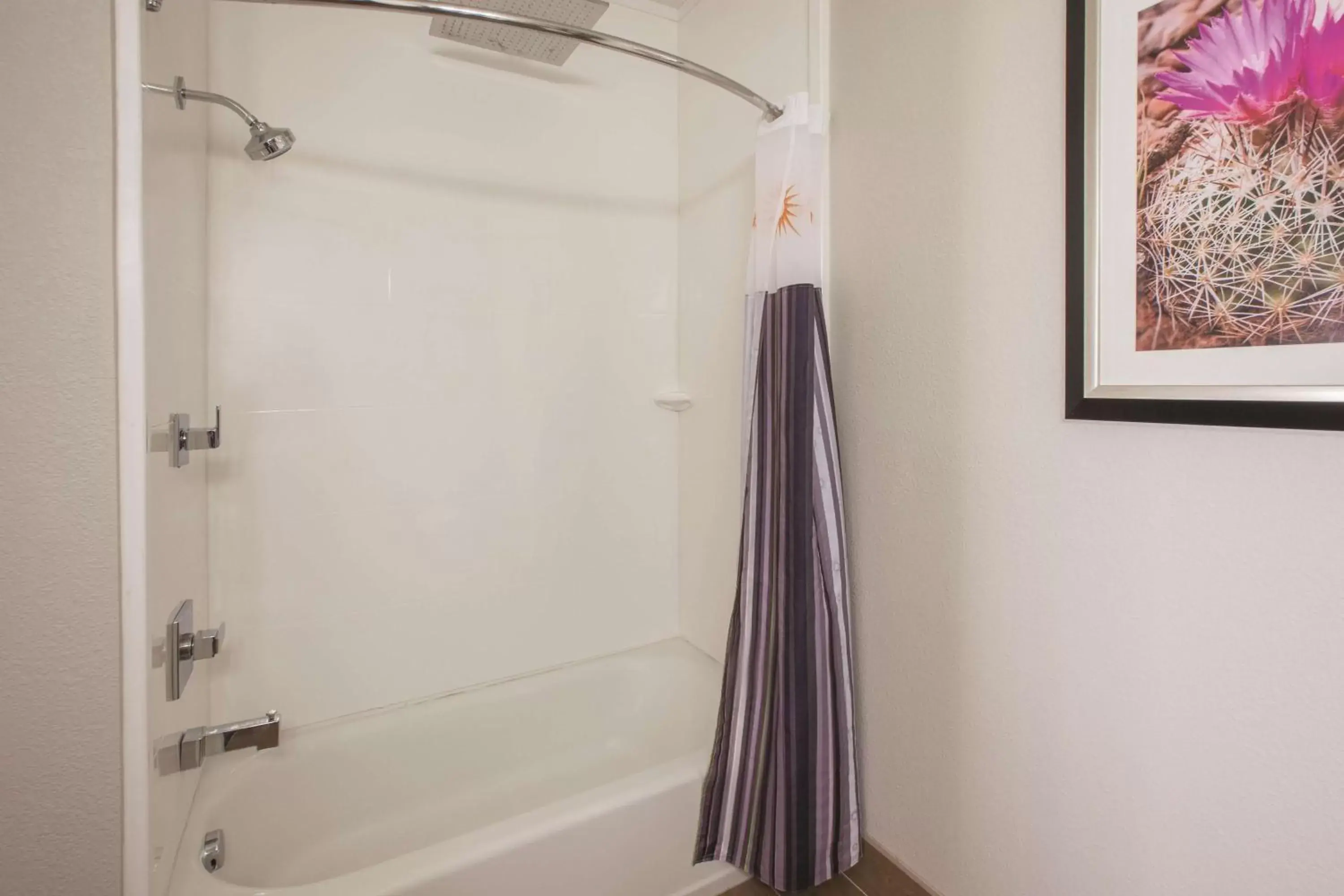 Photo of the whole room, Bathroom in La Quinta by Wyndham NW Tucson Marana