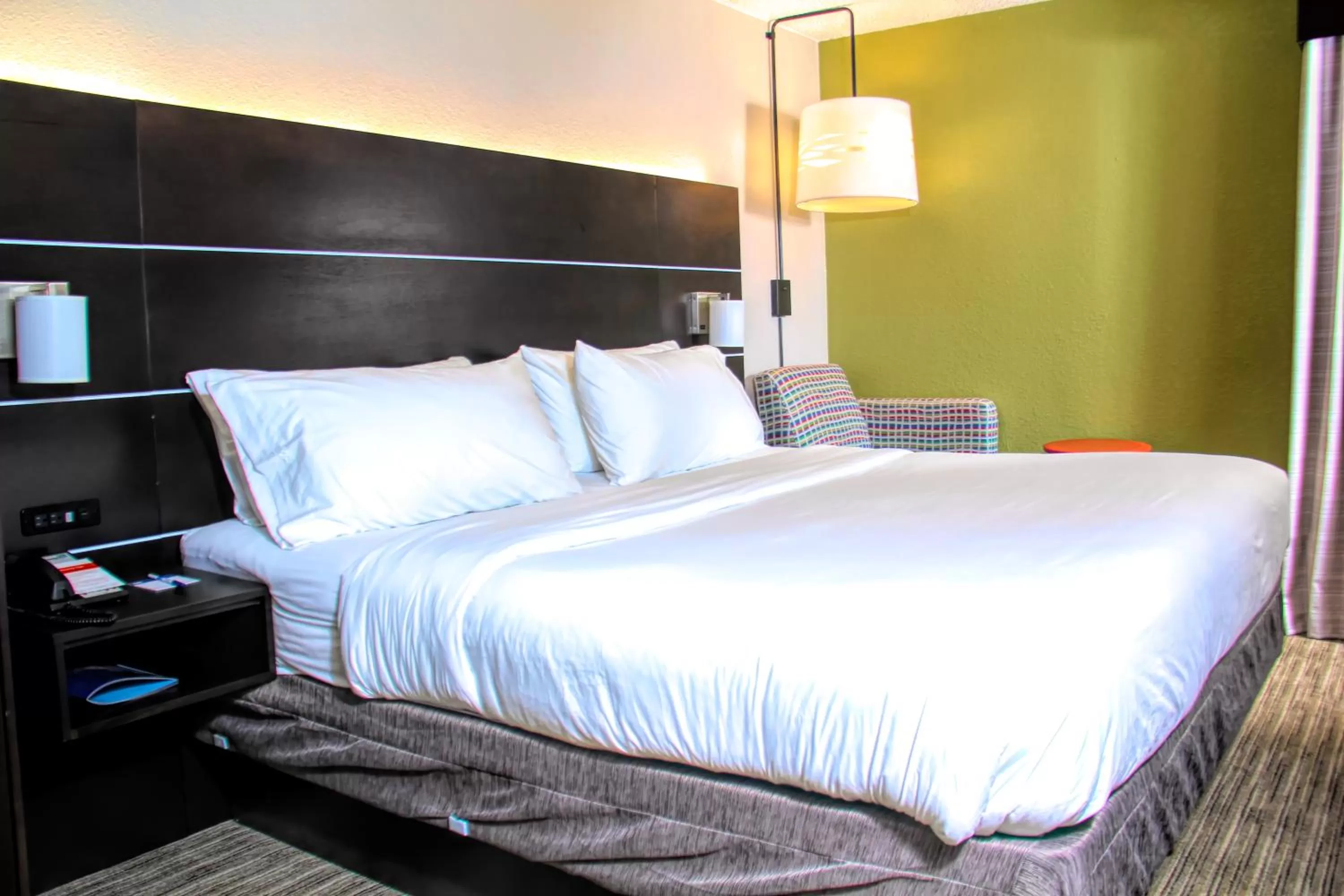 Bed in Holiday Inn Express Rochester - Greece by IHG
