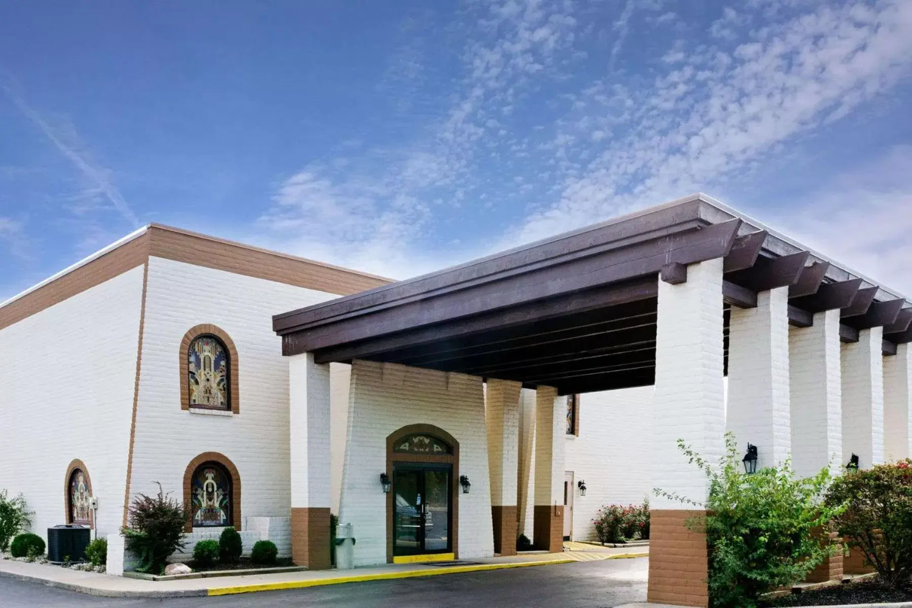 Facade/entrance, Property Building in Knights Inn Dayton by Miller Lane